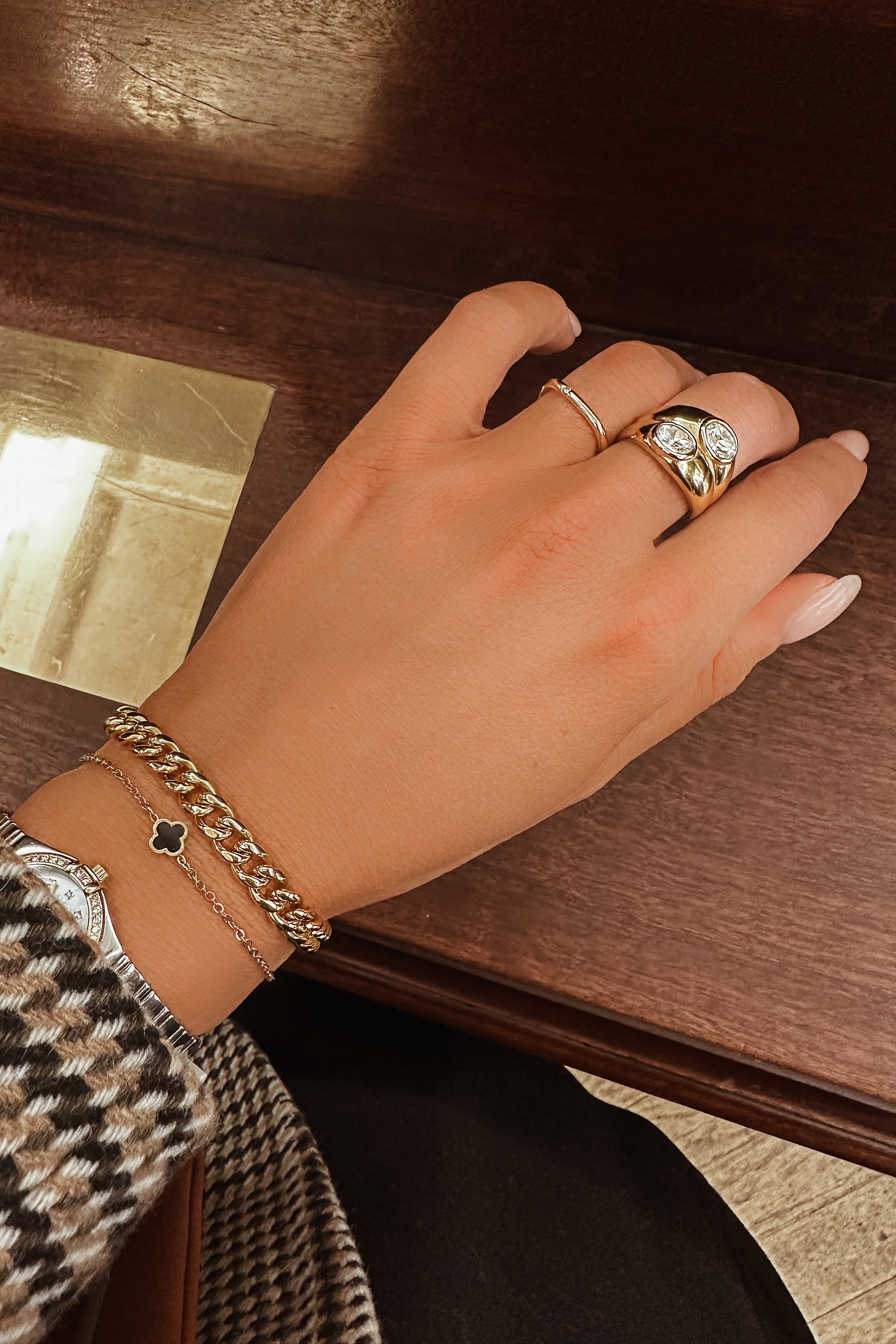 Sienna Bracelet - Boutique Minimaliste has waterproof, durable, elegant and vintage inspired jewelry