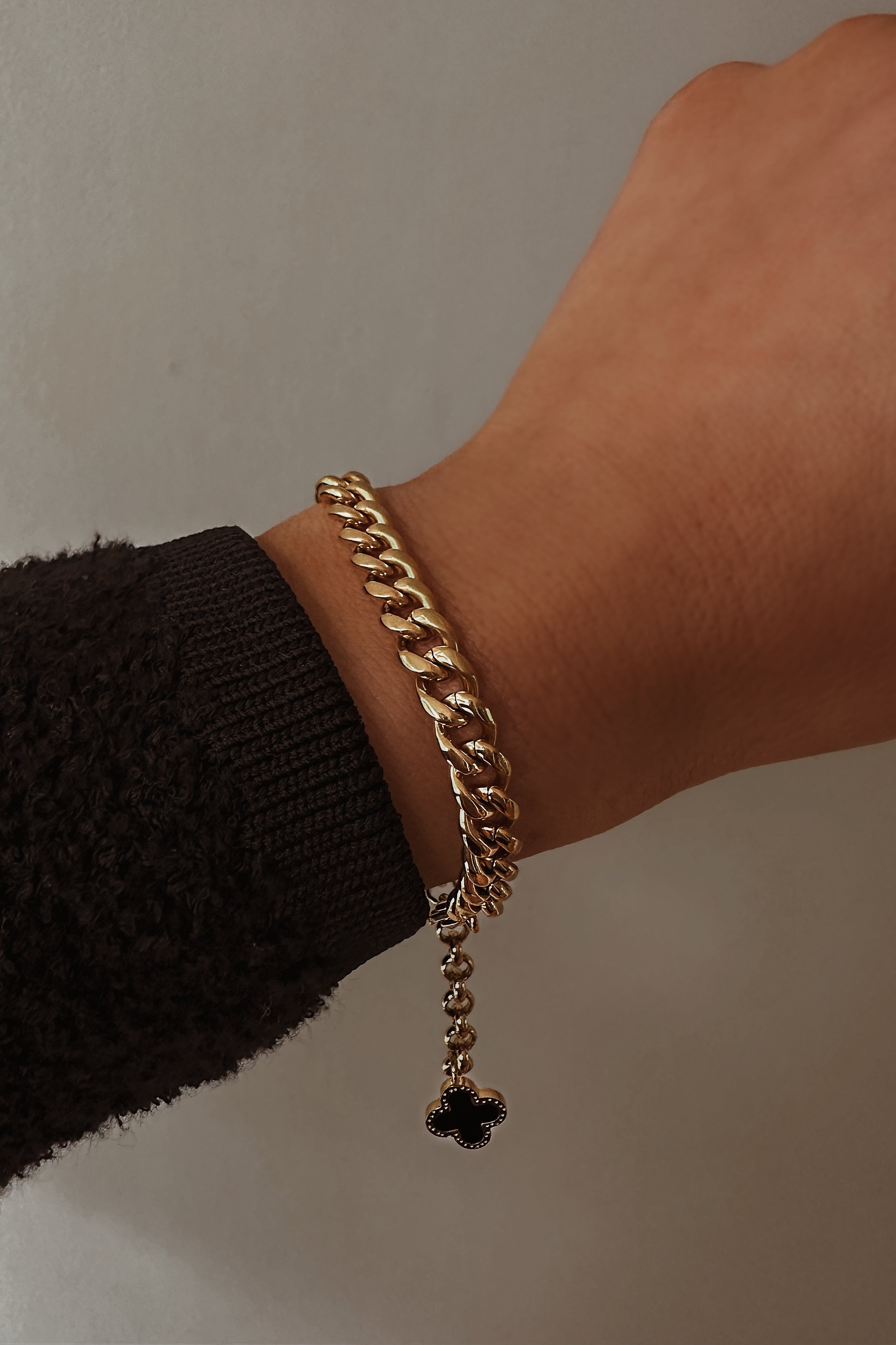 Sienna Bracelet - Boutique Minimaliste has waterproof, durable, elegant and vintage inspired jewelry