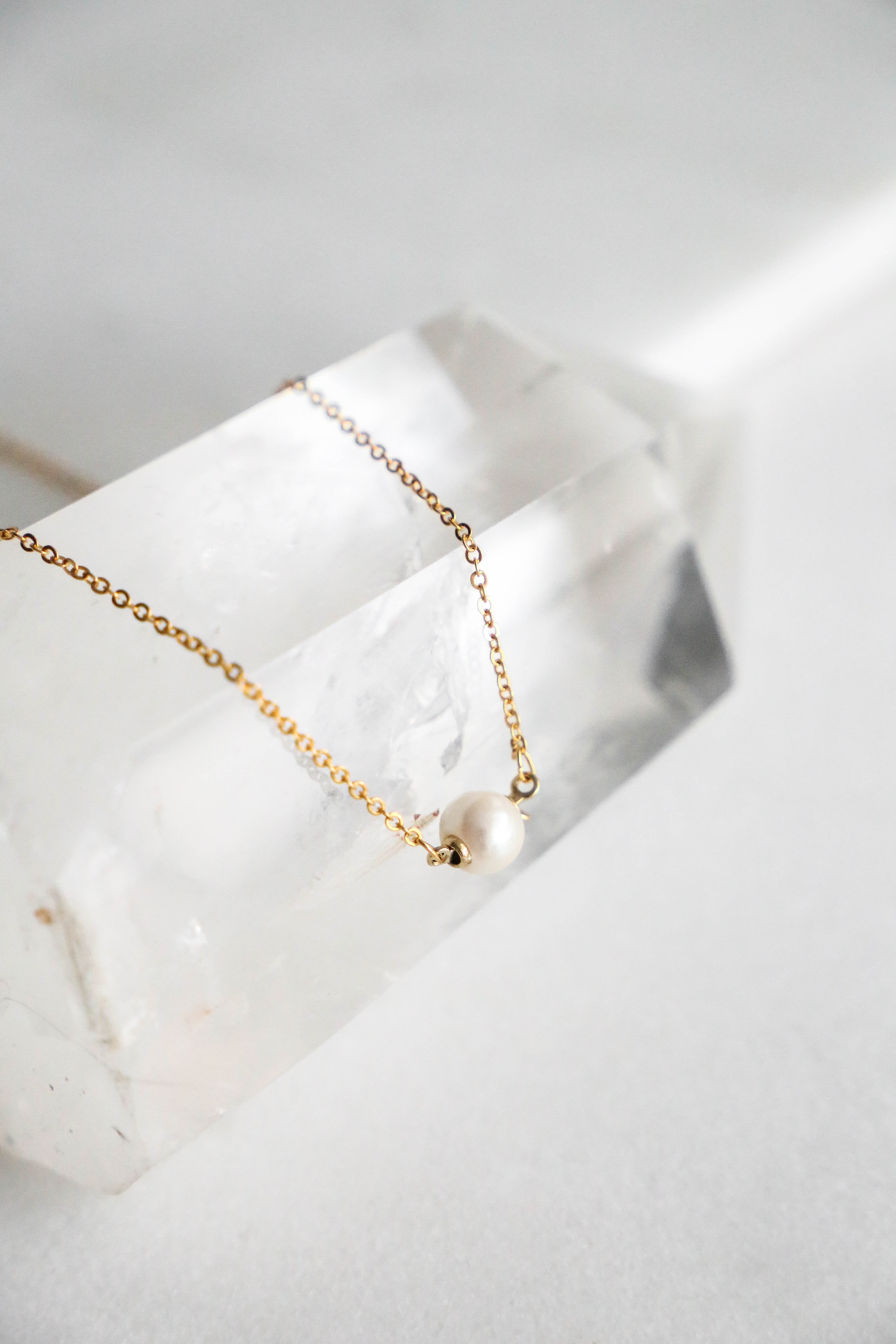 Genuine Vintage Pearl Necklace - Boutique Minimaliste has waterproof, durable, elegant and vintage inspired jewelry
