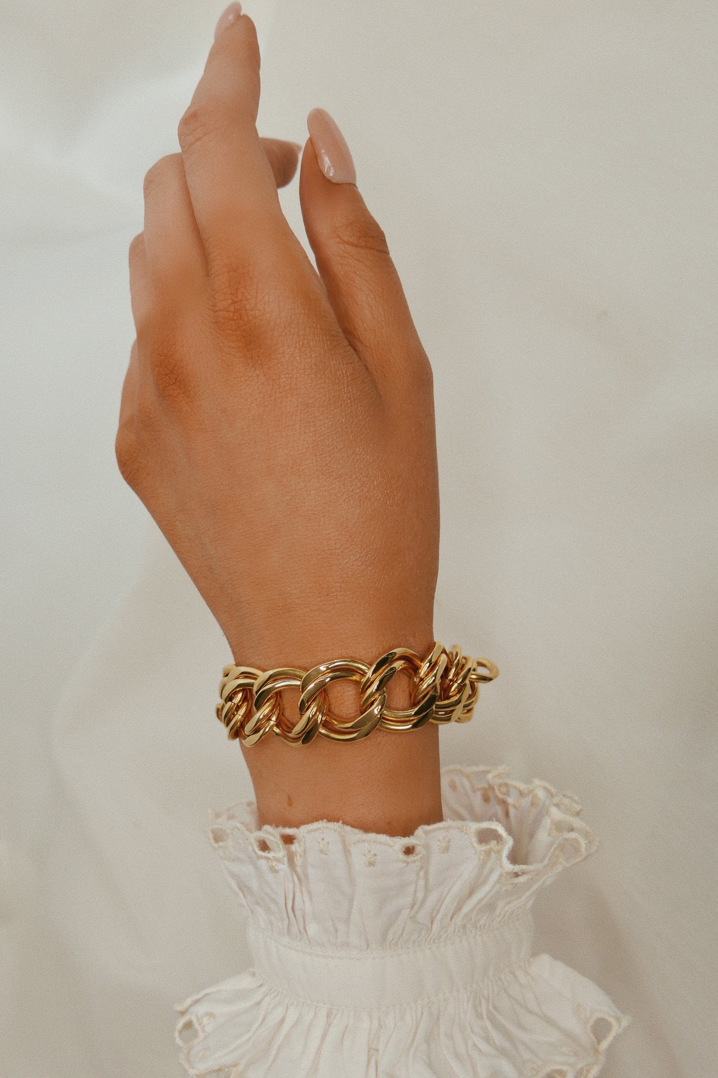 Sol Bracelet - Boutique Minimaliste has waterproof, durable, elegant and vintage inspired jewelry