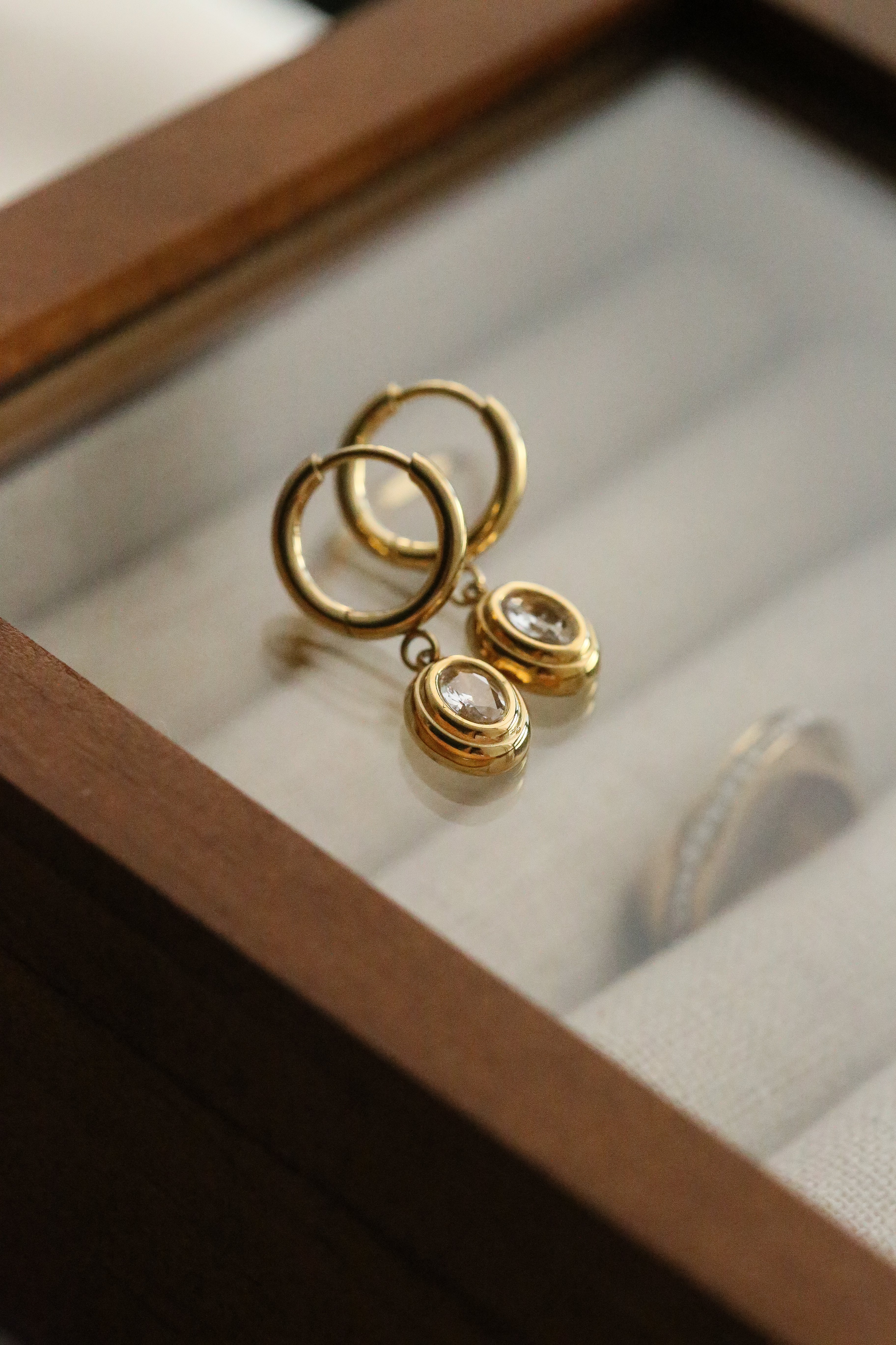 Sophie Earrings - Boutique Minimaliste has waterproof, durable, elegant and vintage inspired jewelry