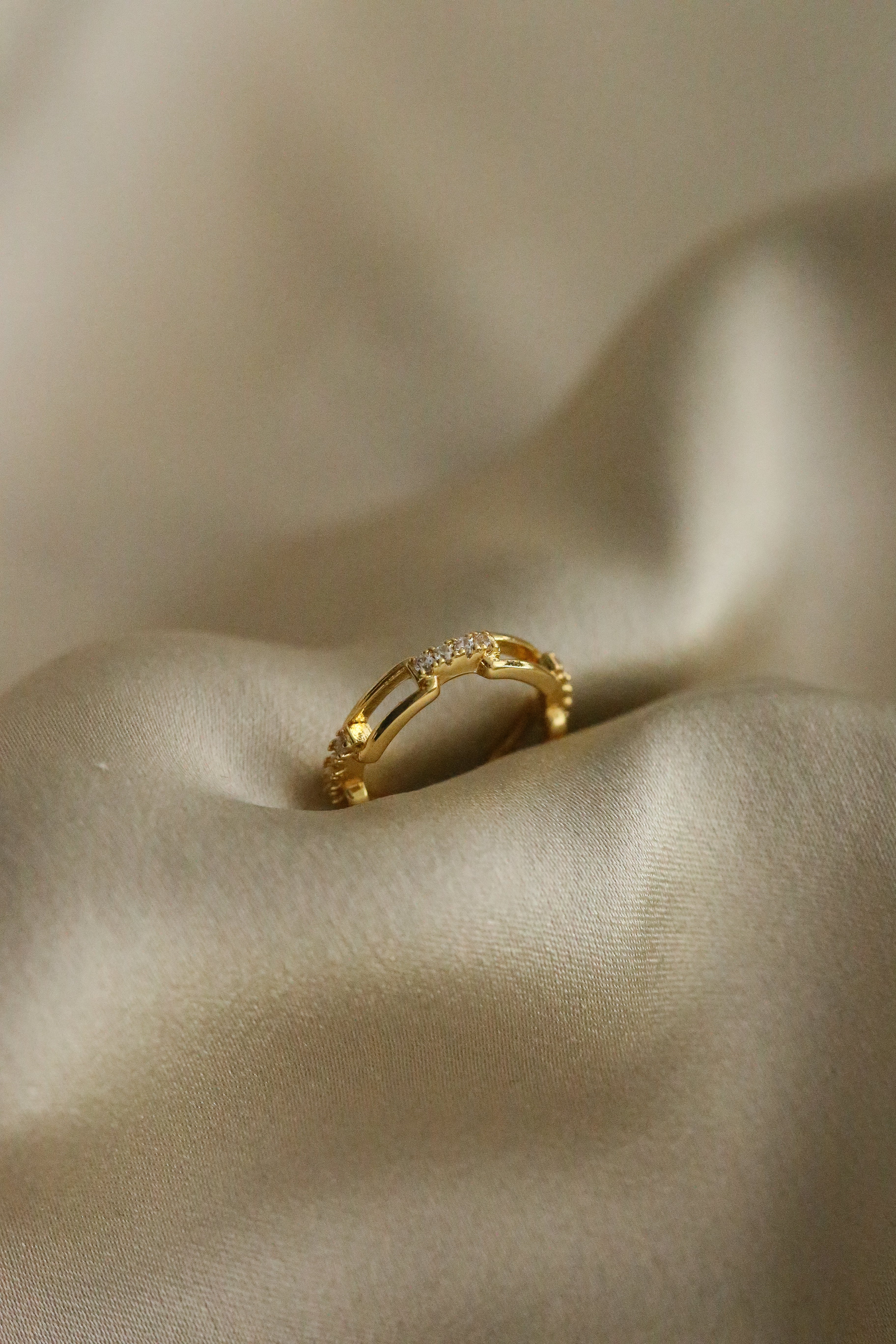 Stella Ear Cuff - Boutique Minimaliste has waterproof, durable, elegant and vintage inspired jewelry
