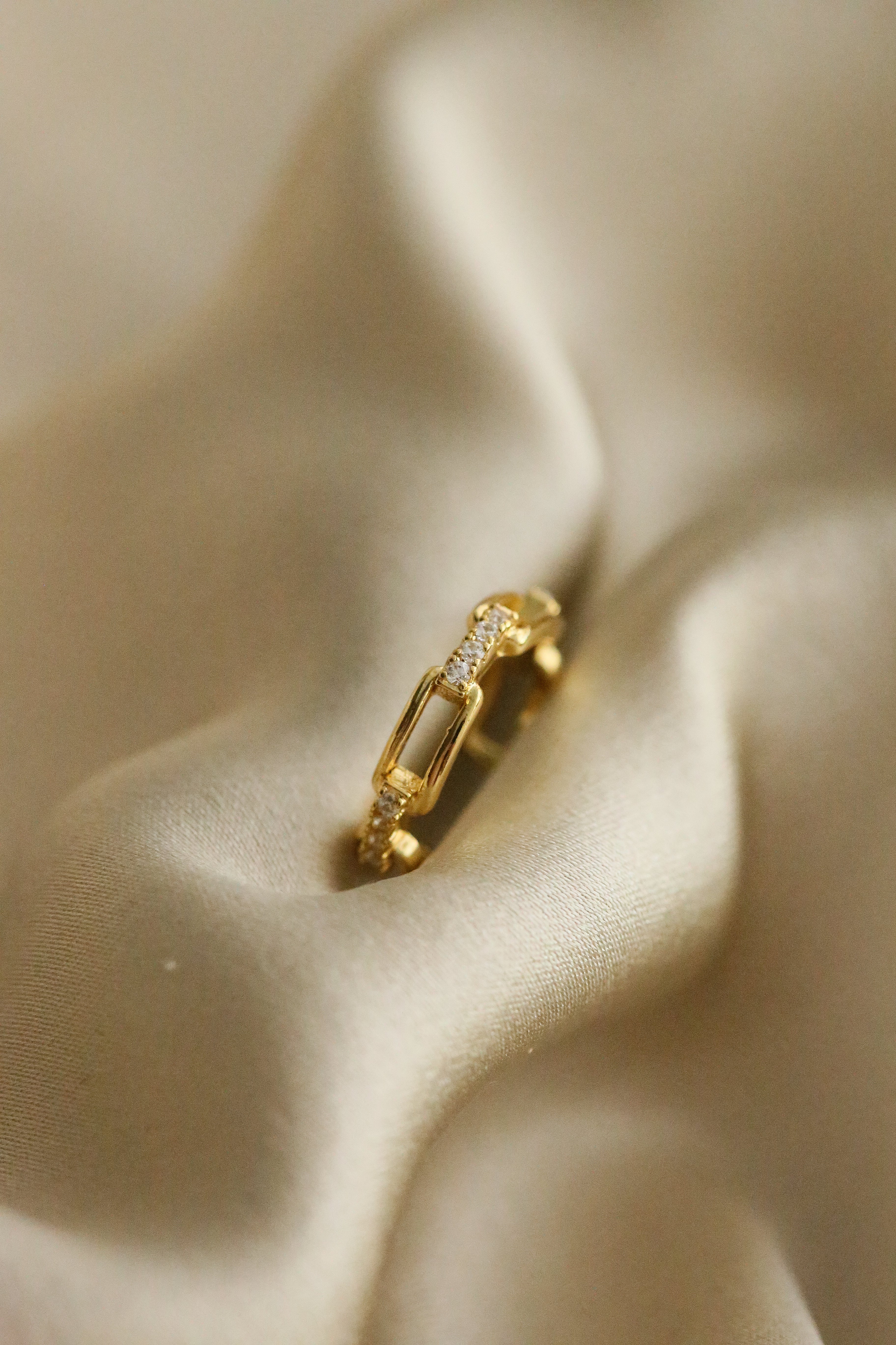 Stella Ear Cuff - Boutique Minimaliste has waterproof, durable, elegant and vintage inspired jewelry