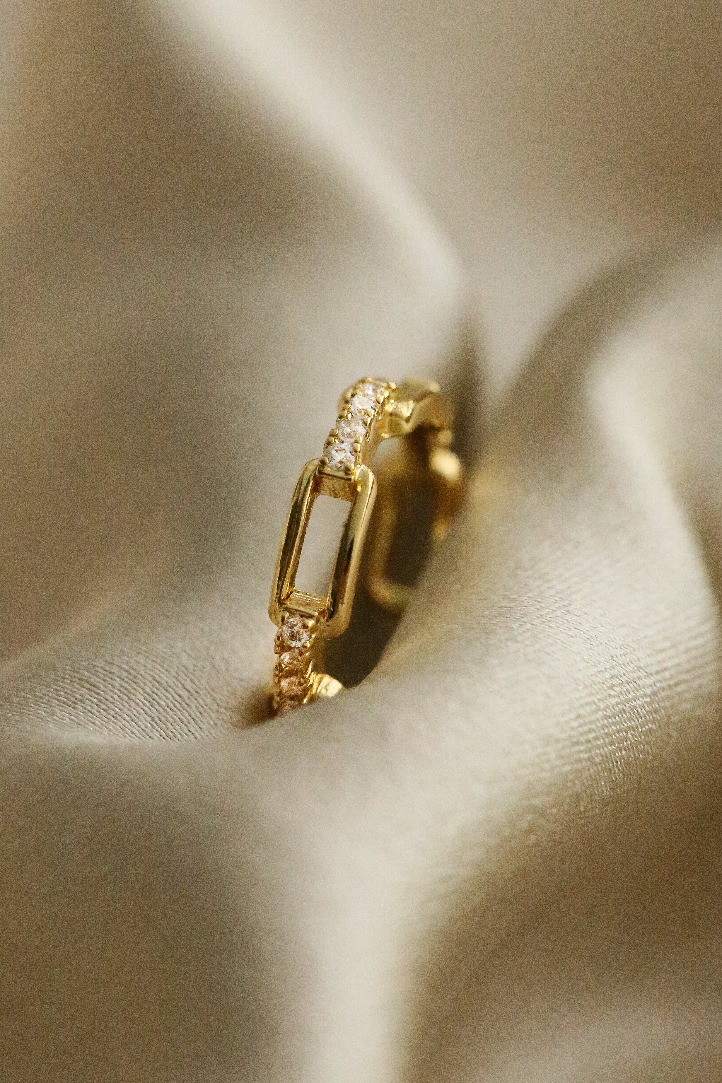 Stella Ear Cuff - Boutique Minimaliste has waterproof, durable, elegant and vintage inspired jewelry