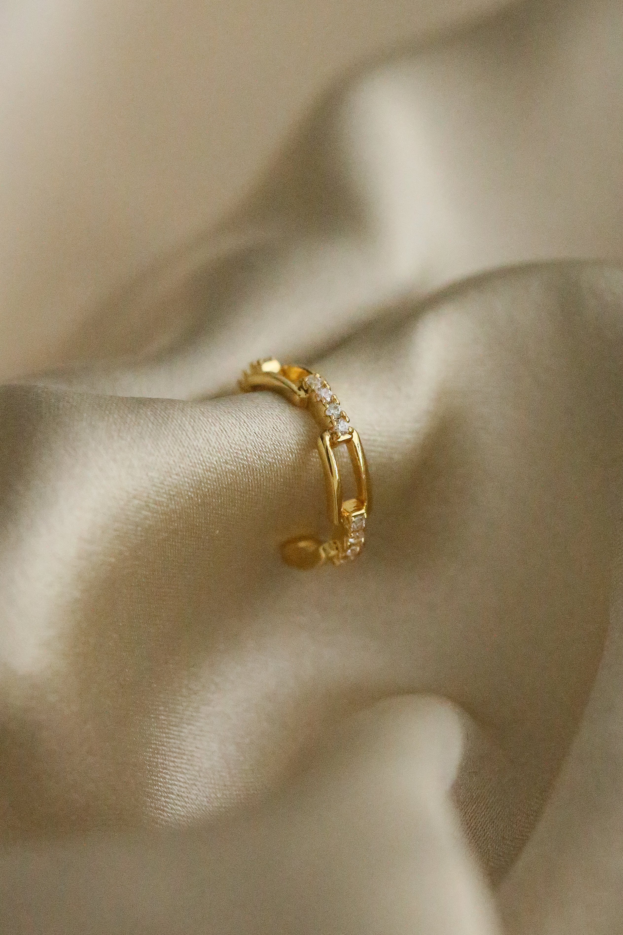 Stella Ear Cuff - Boutique Minimaliste has waterproof, durable, elegant and vintage inspired jewelry