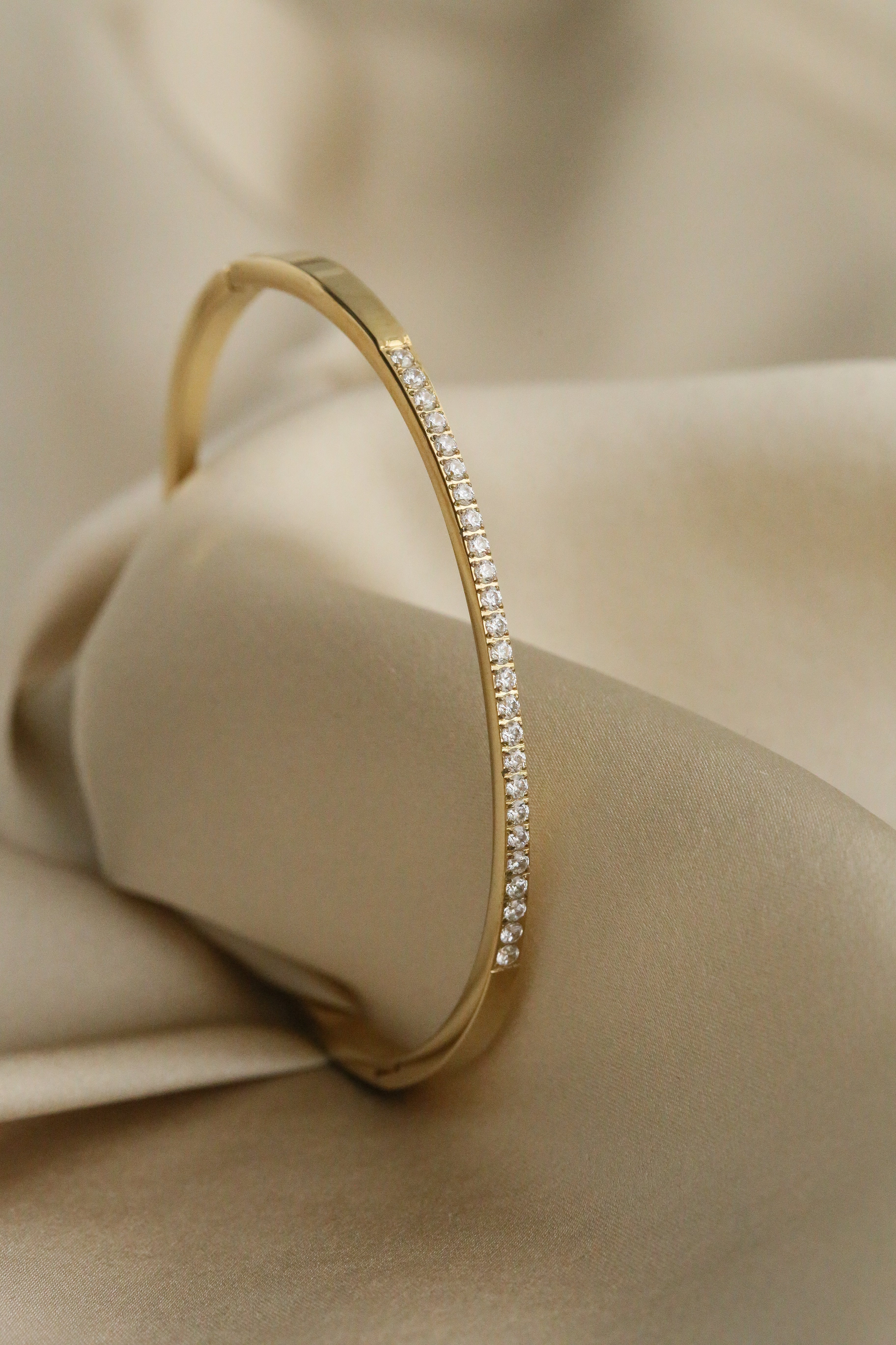 Tara Cuff - Boutique Minimaliste has waterproof, durable, elegant and vintage inspired jewelry