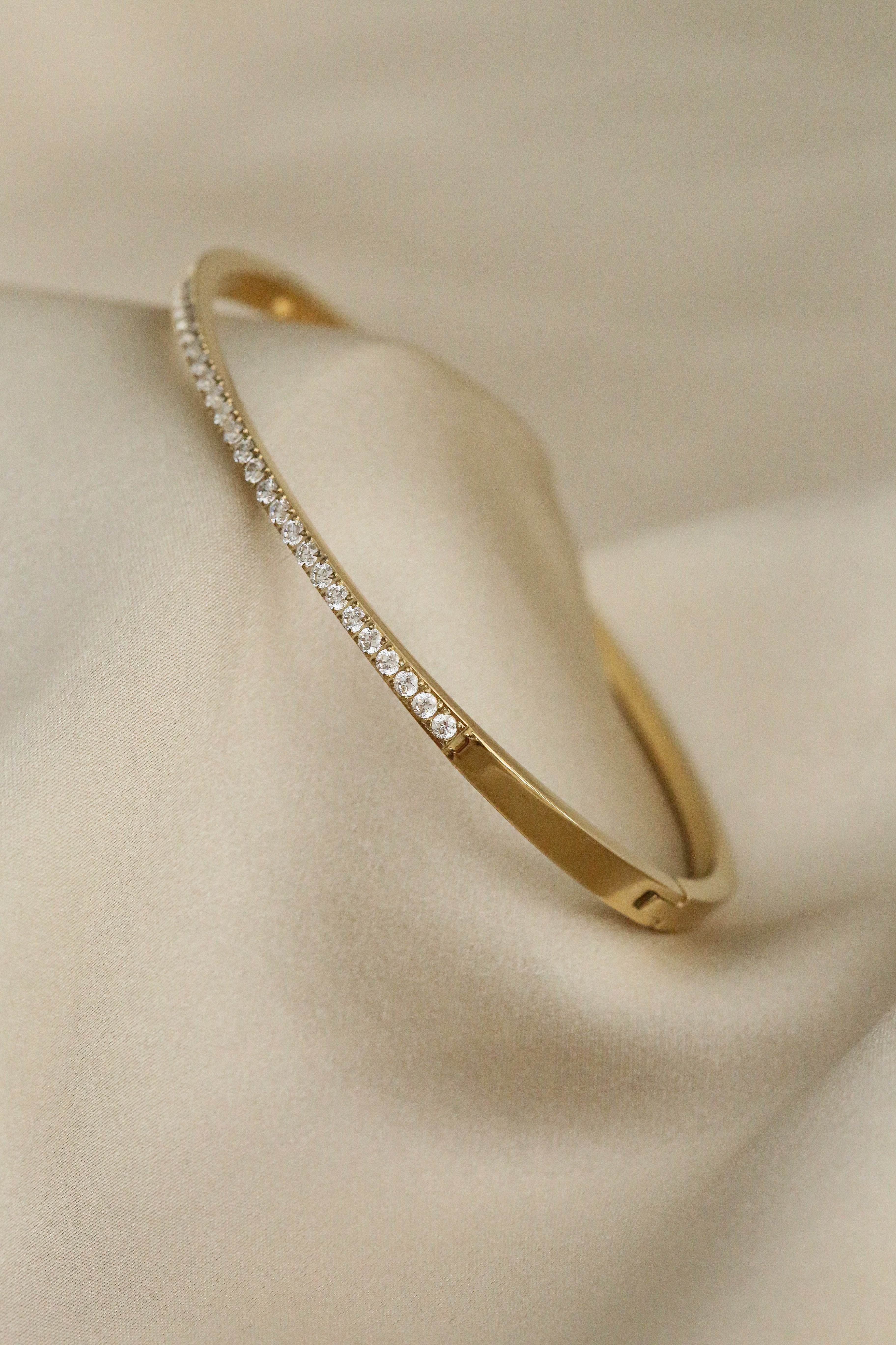 Tara Cuff - Boutique Minimaliste has waterproof, durable, elegant and vintage inspired jewelry