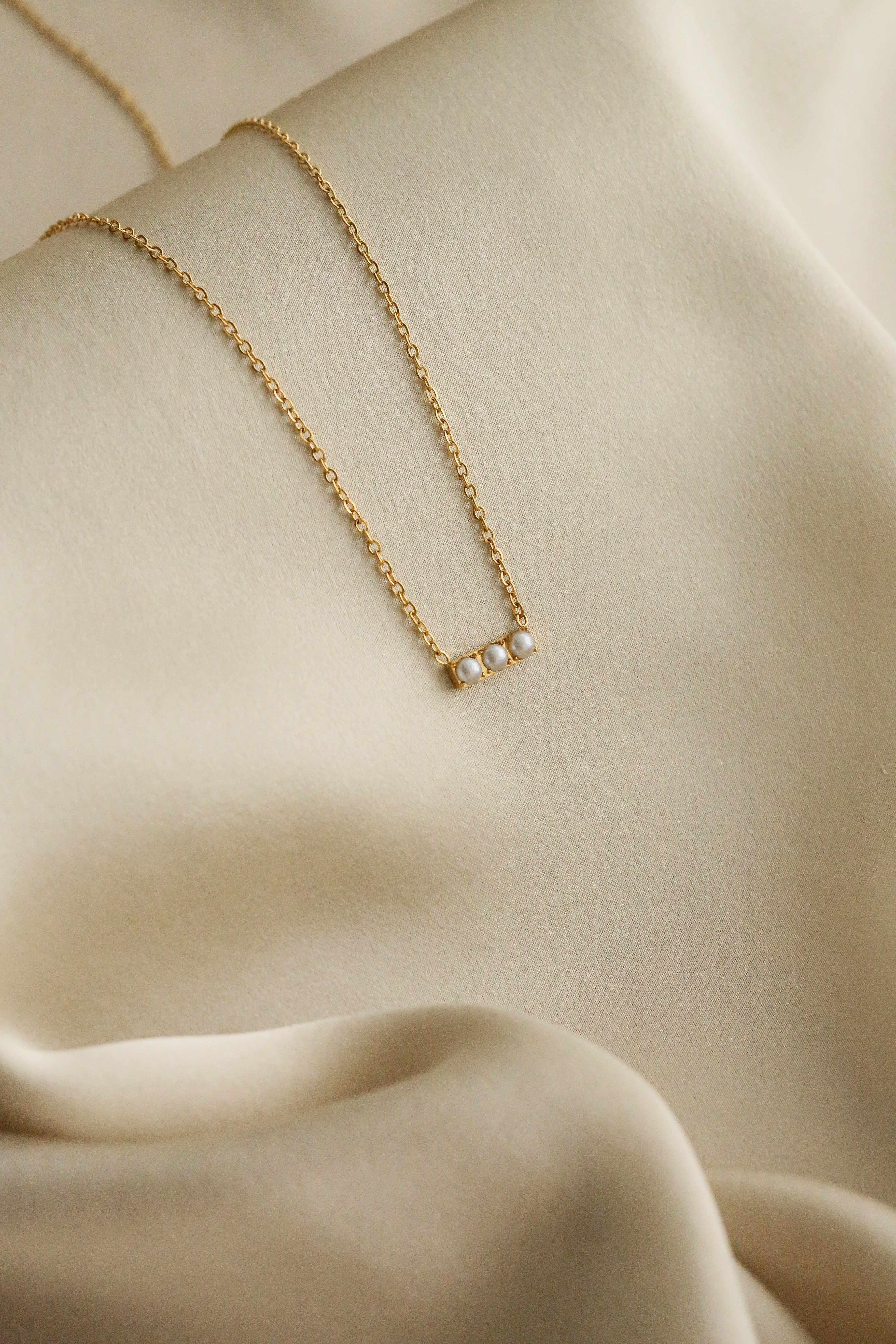 Teresa Necklace - Boutique Minimaliste has waterproof, durable, elegant and vintage inspired jewelry