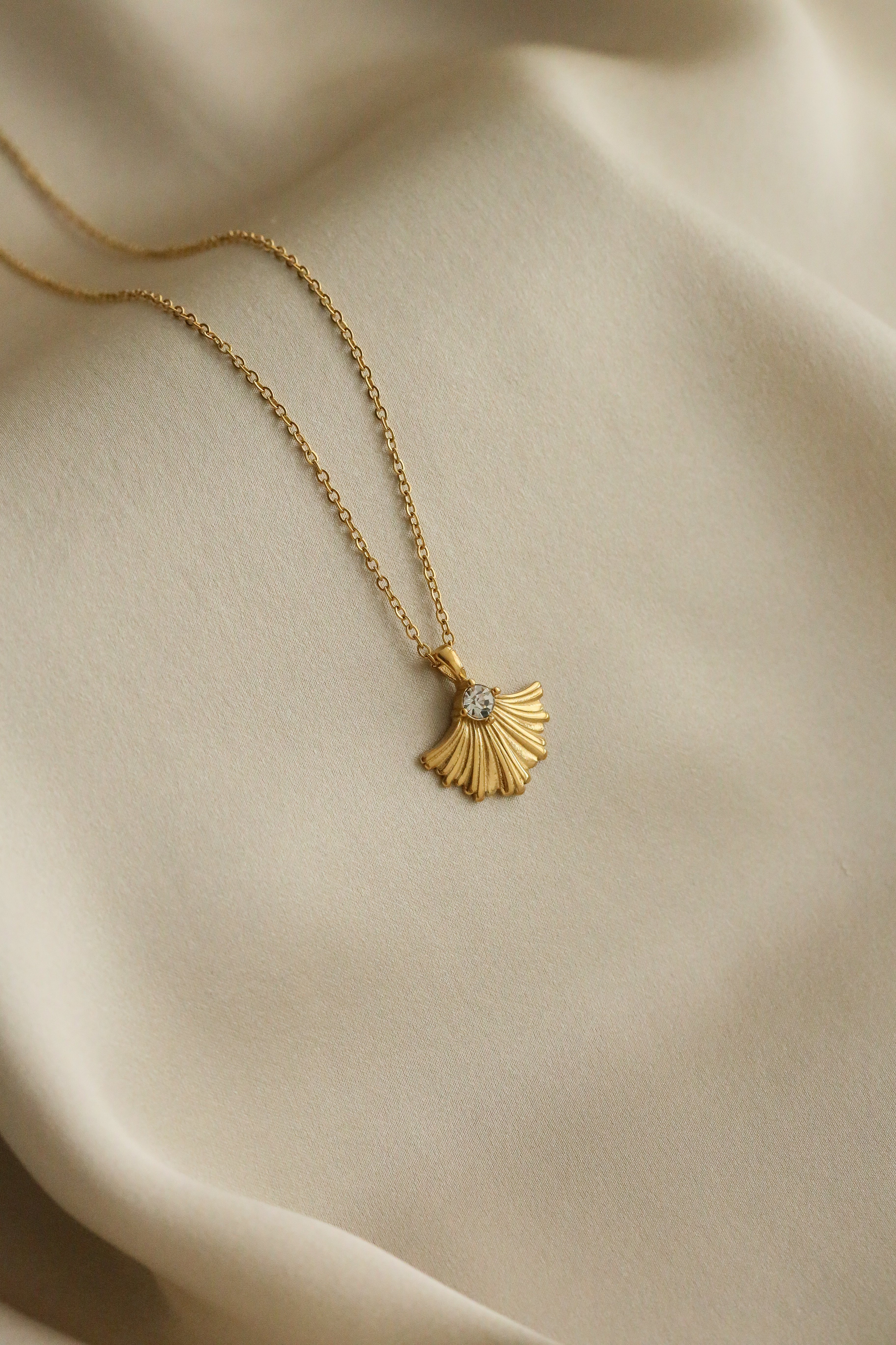 Terry Necklace - Boutique Minimaliste has waterproof, durable, elegant and vintage inspired jewelry