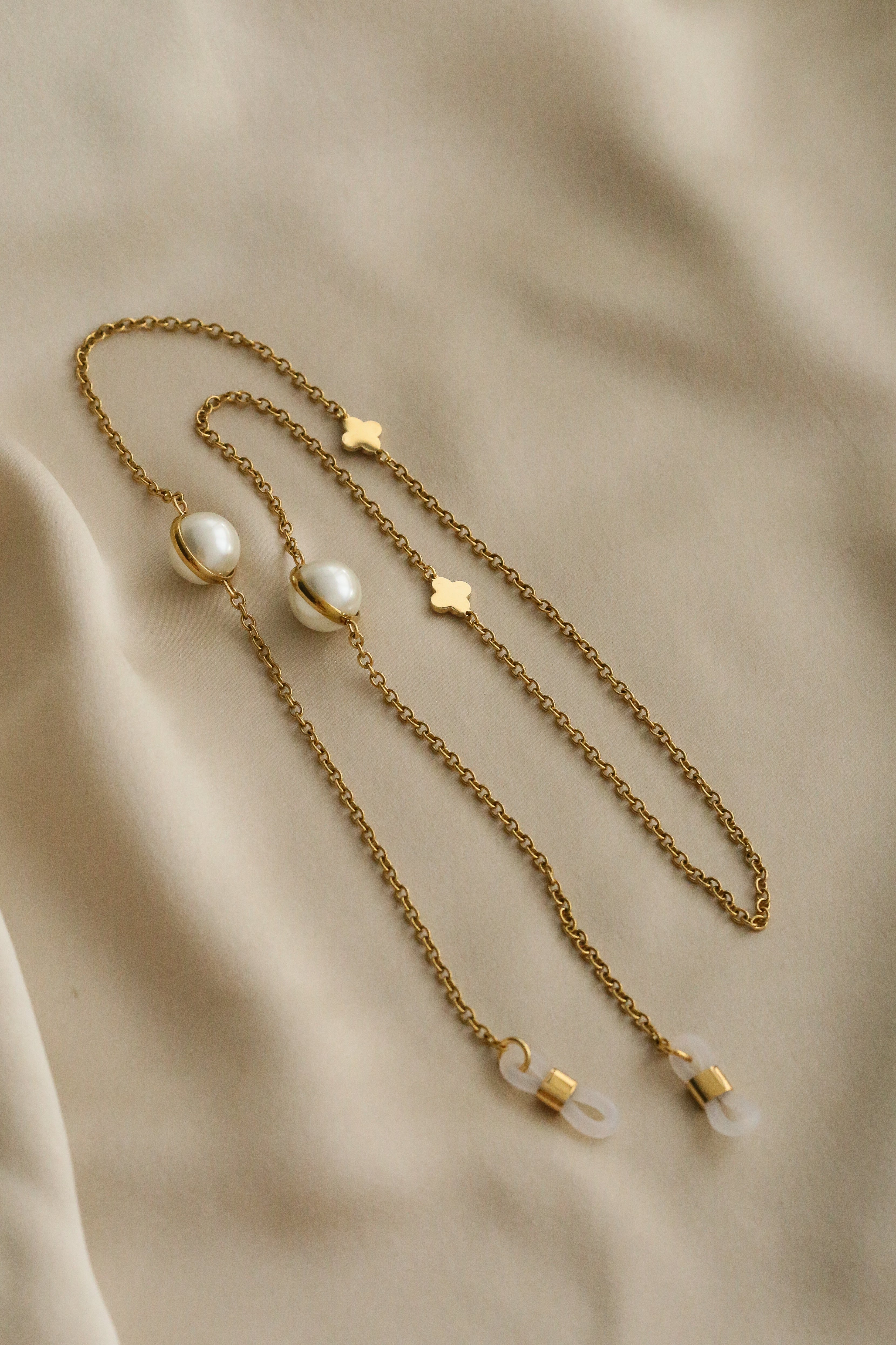Tessa Sunglasses Chain - Boutique Minimaliste has waterproof, durable, elegant and vintage inspired jewelry