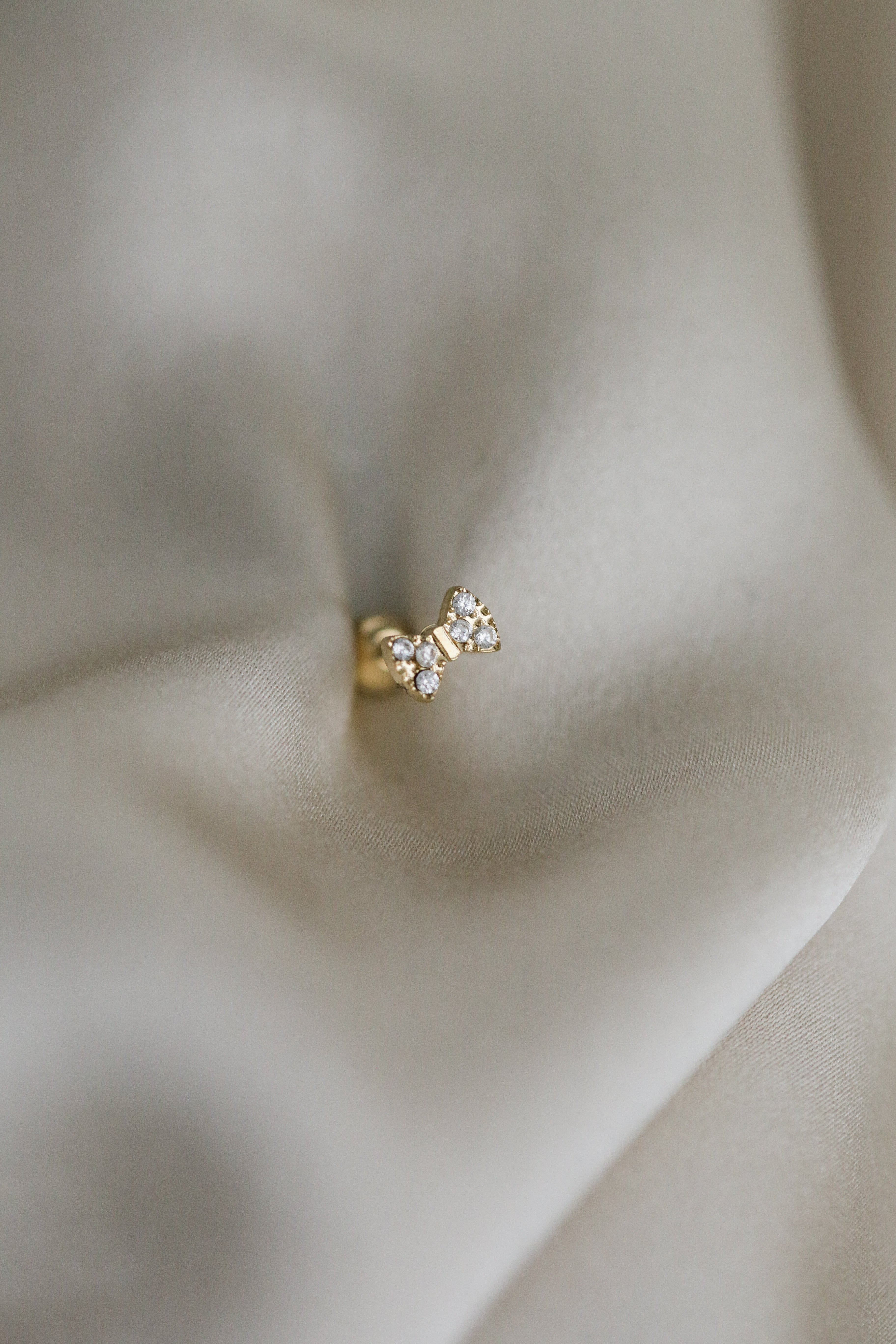 The Heart - Bow Piercing - Boutique Minimaliste has waterproof, durable, elegant and vintage inspired jewelry