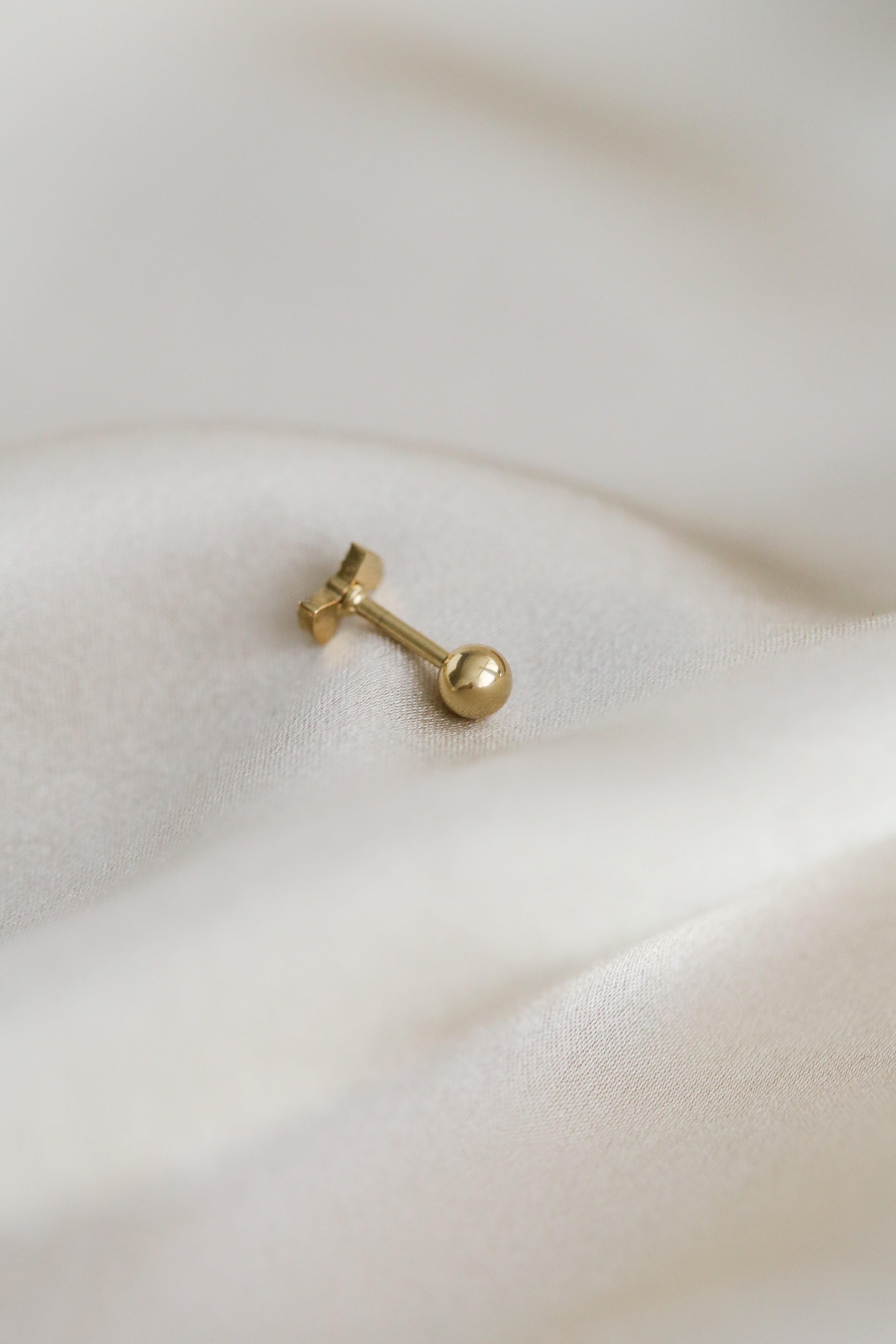 The Heart - Bow Piercing - Boutique Minimaliste has waterproof, durable, elegant and vintage inspired jewelry