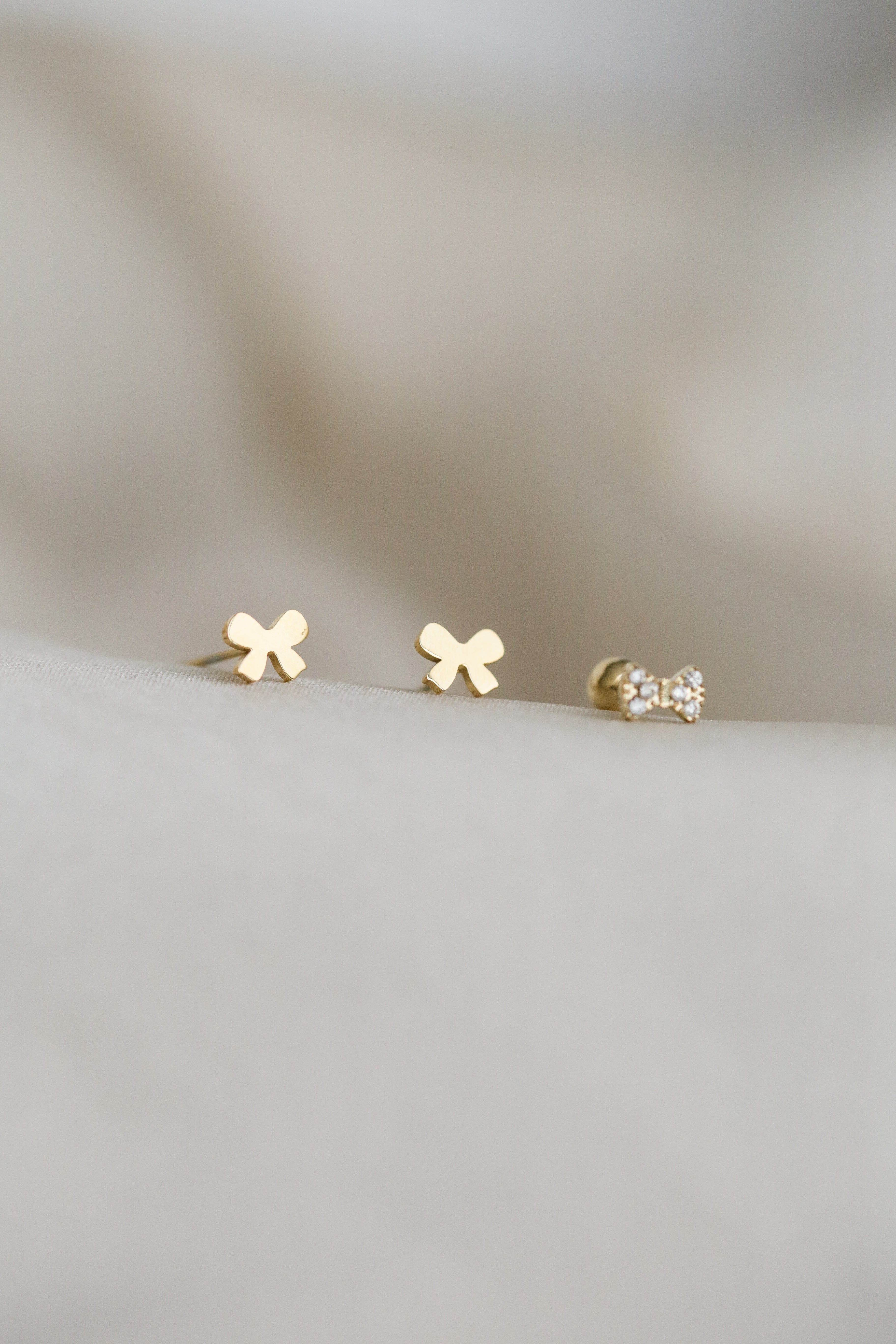 The Heart - Bow Studs - Boutique Minimaliste has waterproof, durable, elegant and vintage inspired jewelry