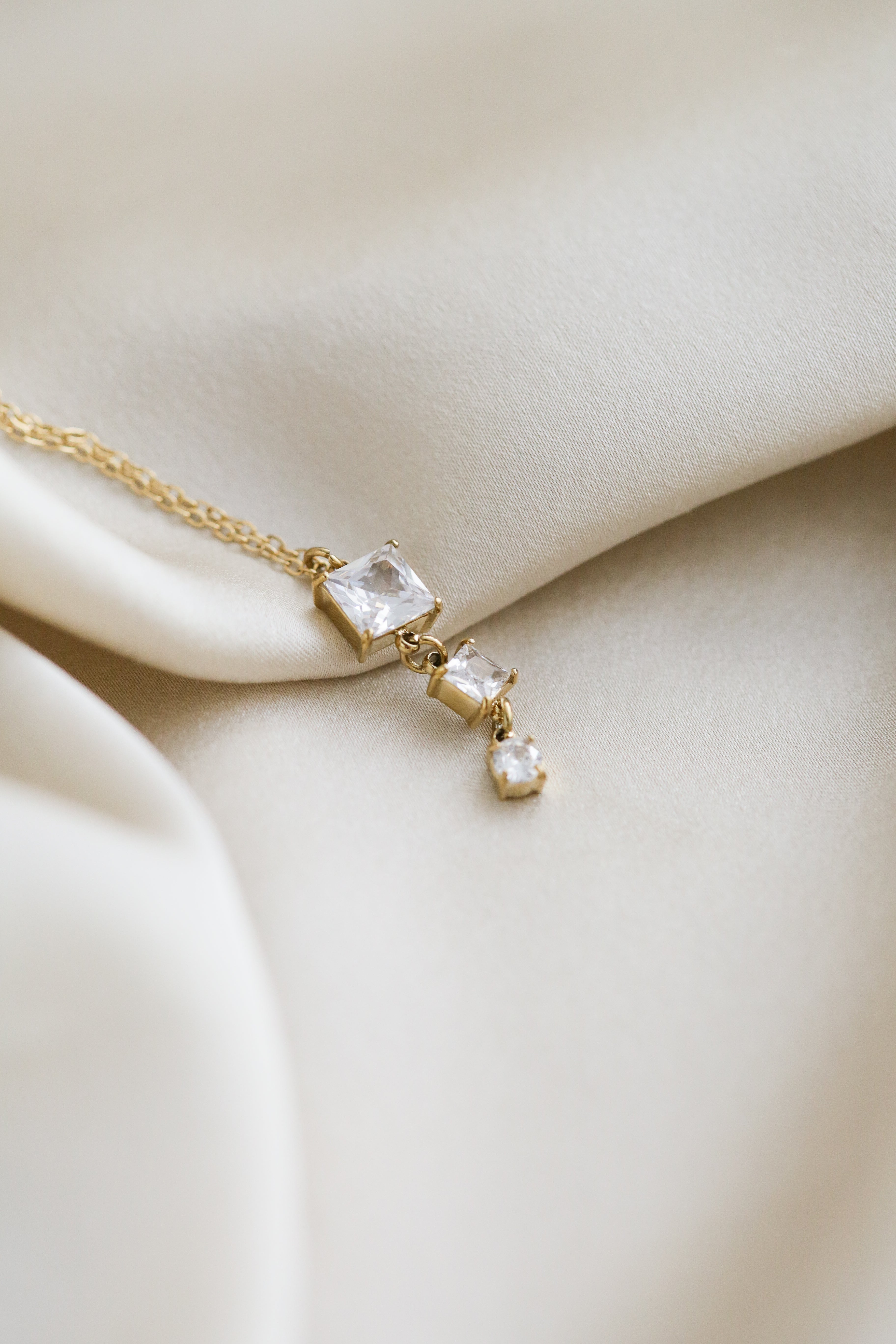 The Heart - Cubic Zirconia Drop Necklace - Boutique Minimaliste has waterproof, durable, elegant and vintage inspired jewelry