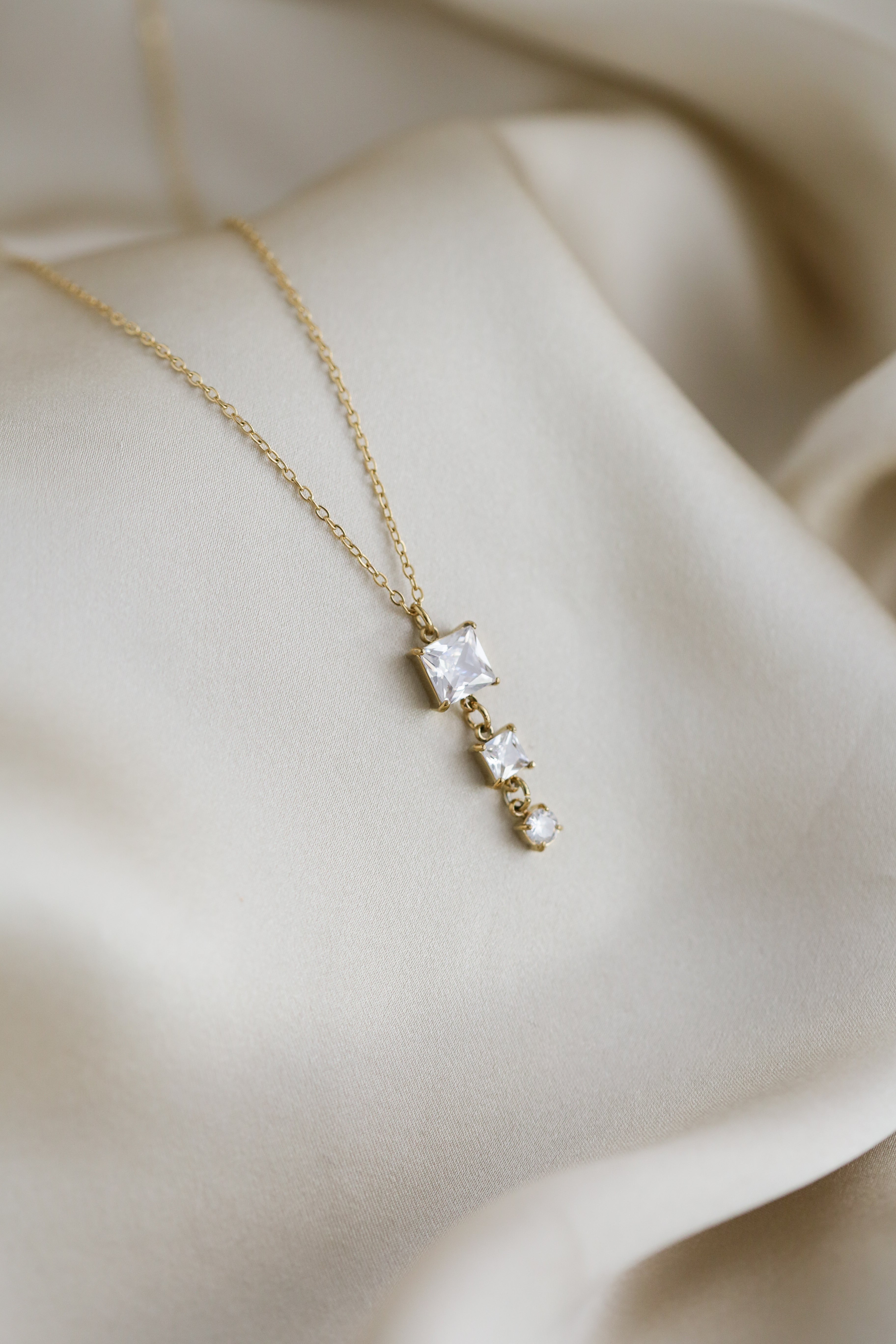 The Heart - Cubic Zirconia Drop Necklace - Boutique Minimaliste has waterproof, durable, elegant and vintage inspired jewelry