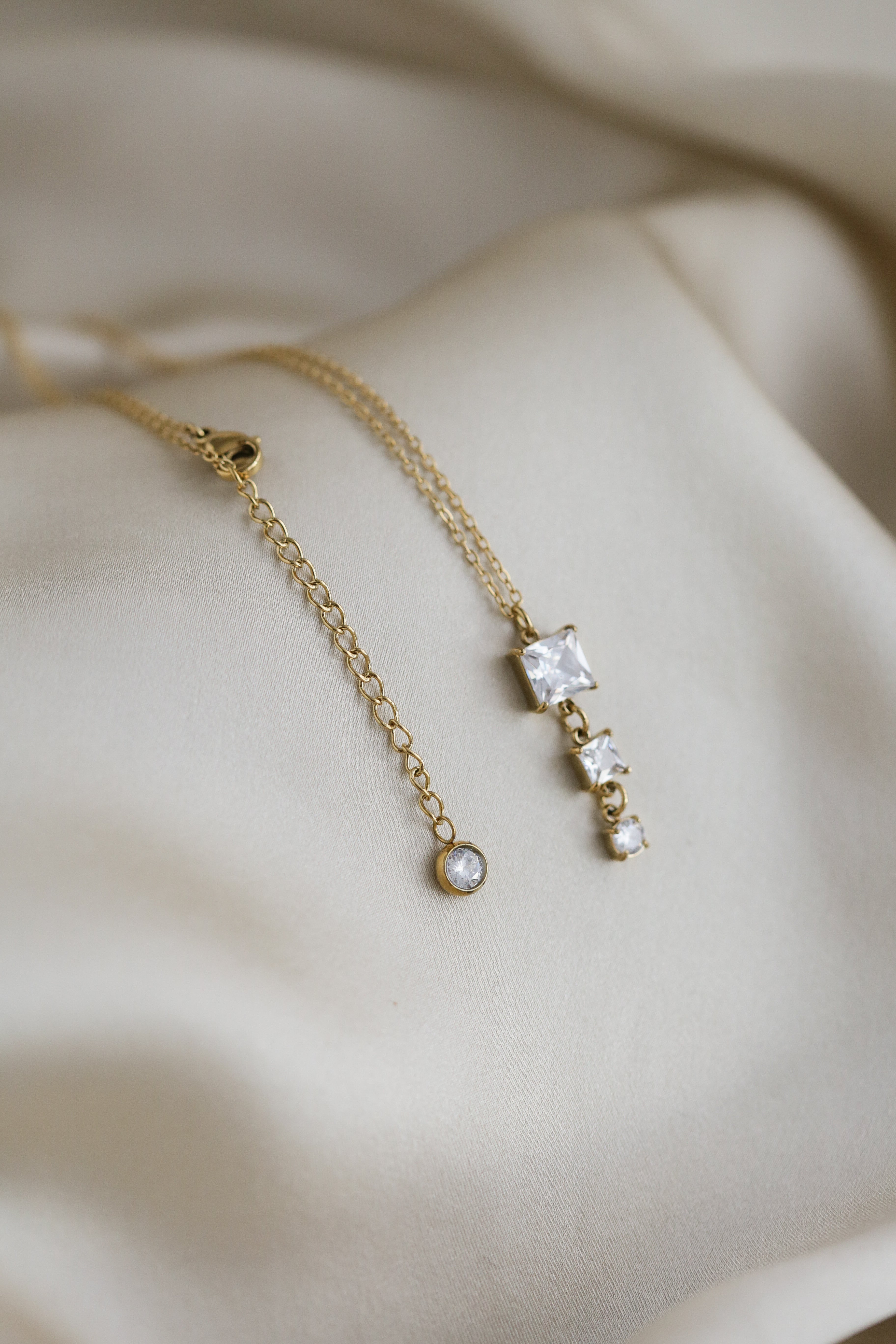 The Heart - Cubic Zirconia Drop Necklace - Boutique Minimaliste has waterproof, durable, elegant and vintage inspired jewelry