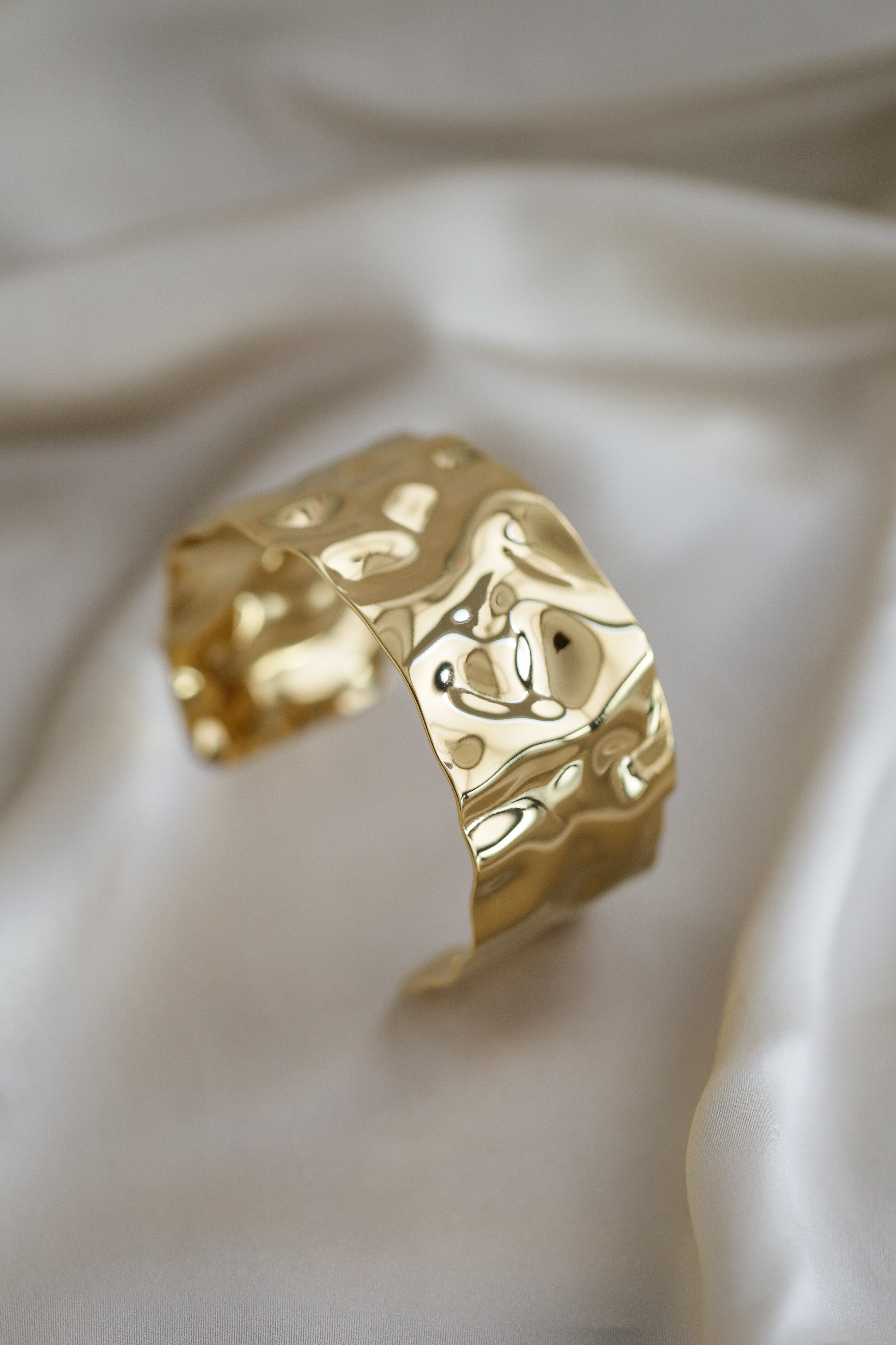 The Heart - Organic Bangle - Boutique Minimaliste has waterproof, durable, elegant and vintage inspired jewelry