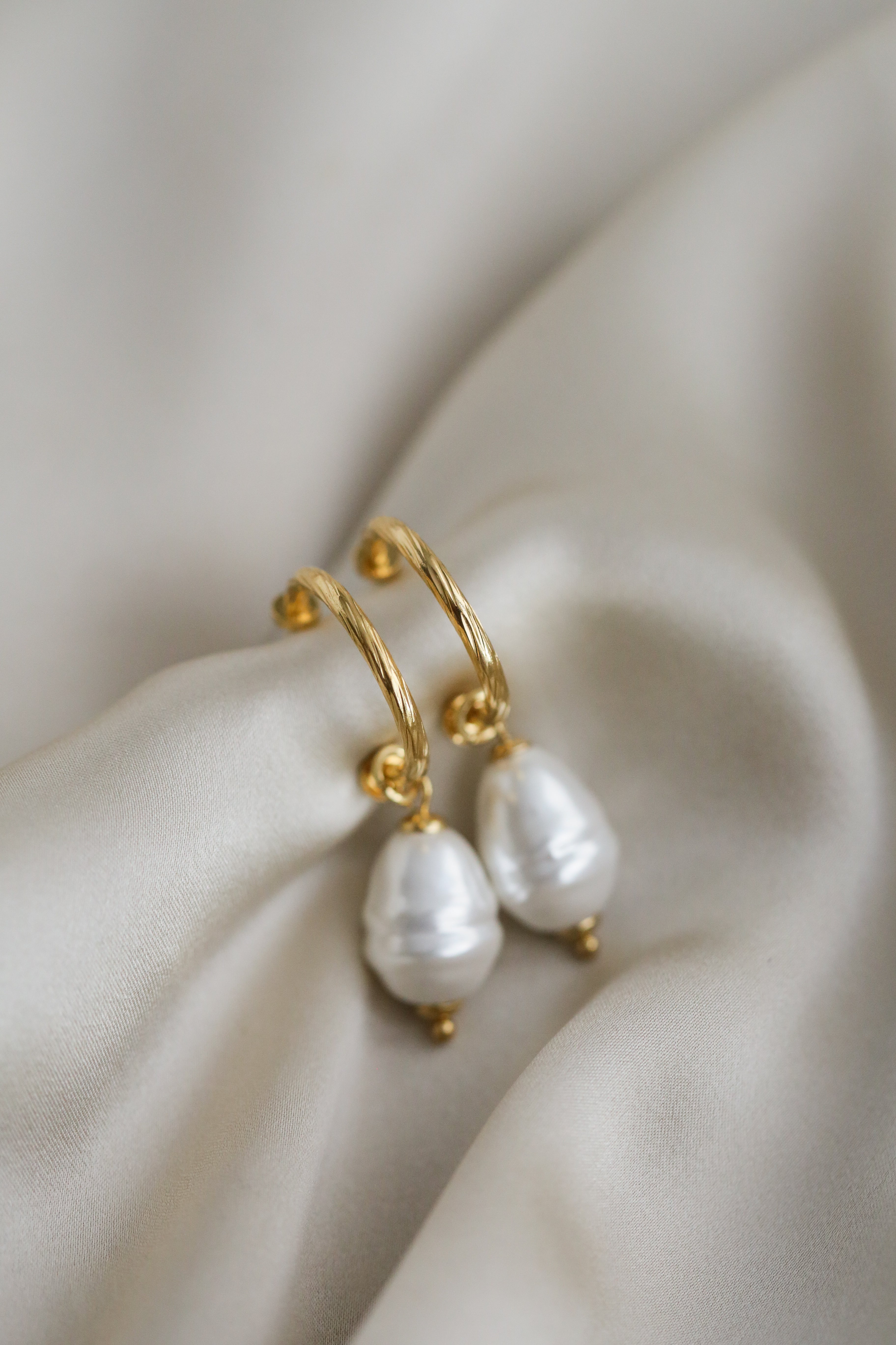 The Heart - Pearl Hoops - Boutique Minimaliste has waterproof, durable, elegant and vintage inspired jewelry