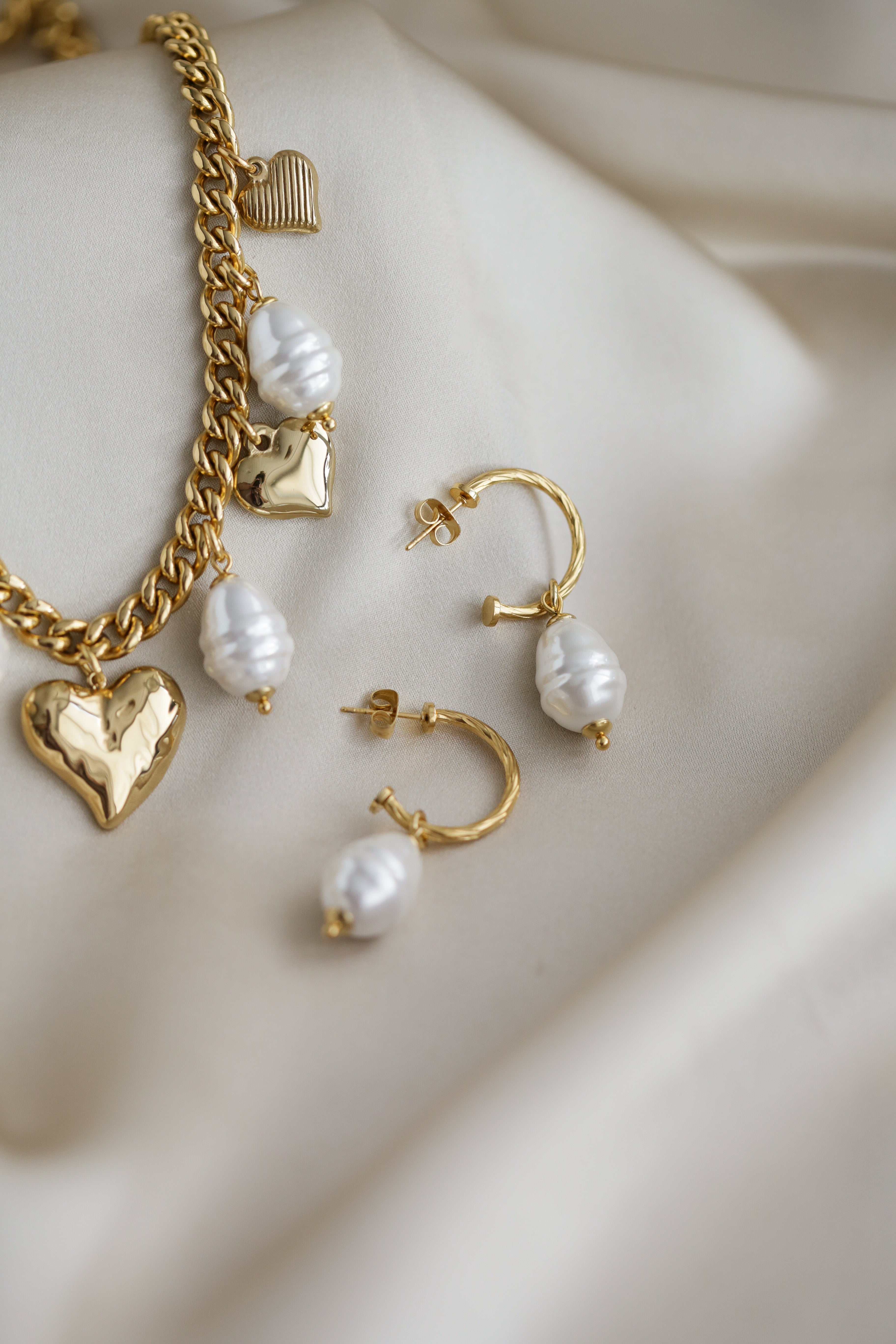 The Heart - Pearl Hoops - Boutique Minimaliste has waterproof, durable, elegant and vintage inspired jewelry