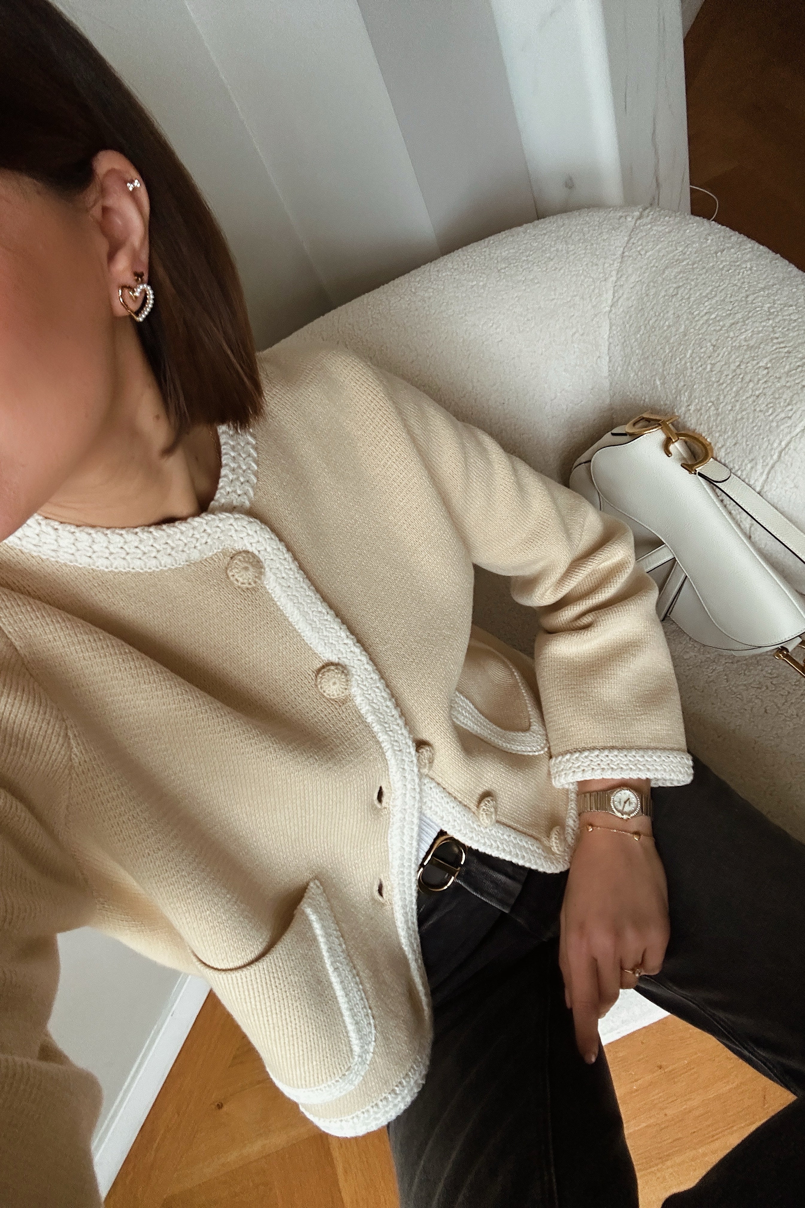 The Heart - Pearl Studs - Boutique Minimaliste has waterproof, durable, elegant and vintage inspired jewelry