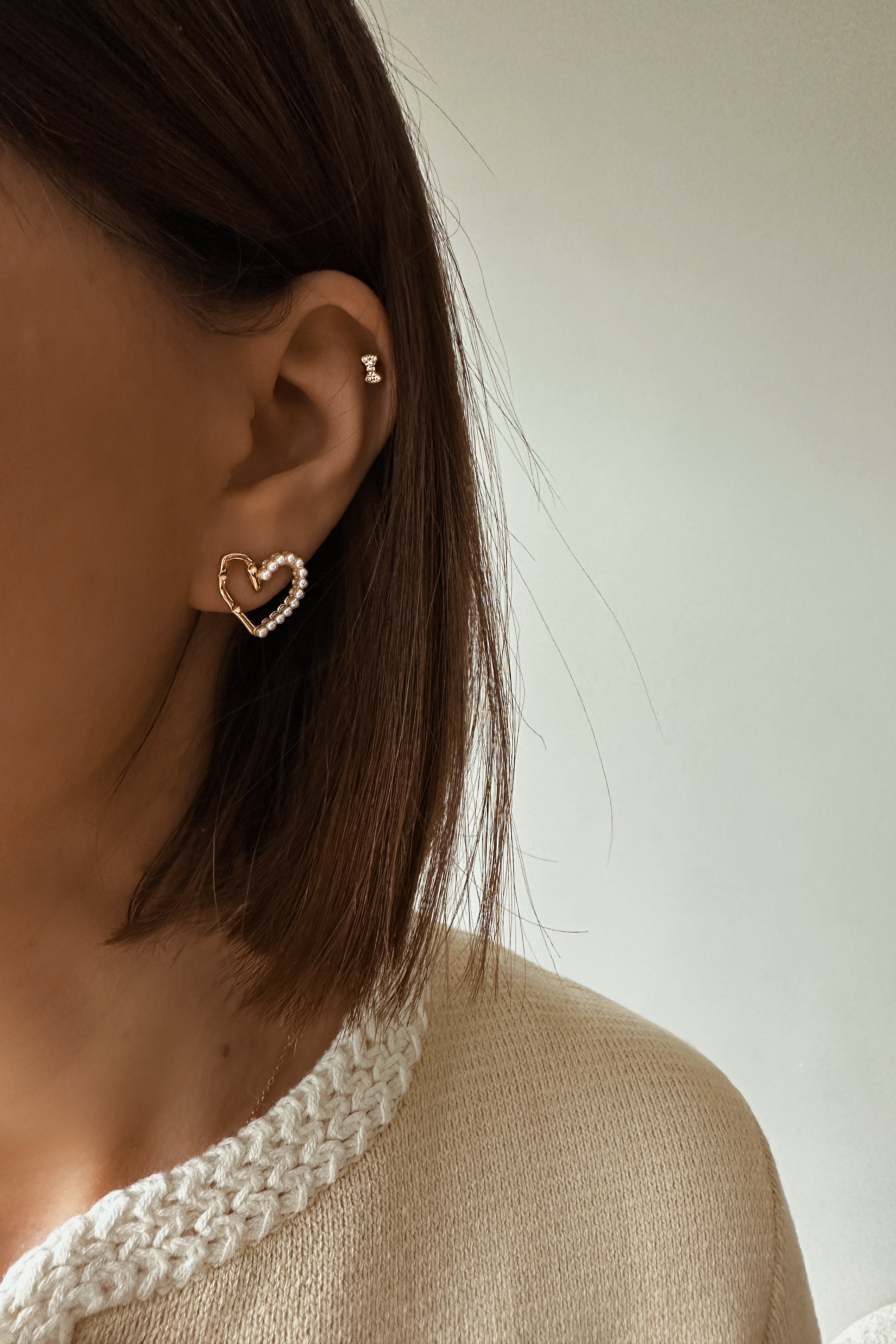 The Heart - Pearl Studs - Boutique Minimaliste has waterproof, durable, elegant and vintage inspired jewelry