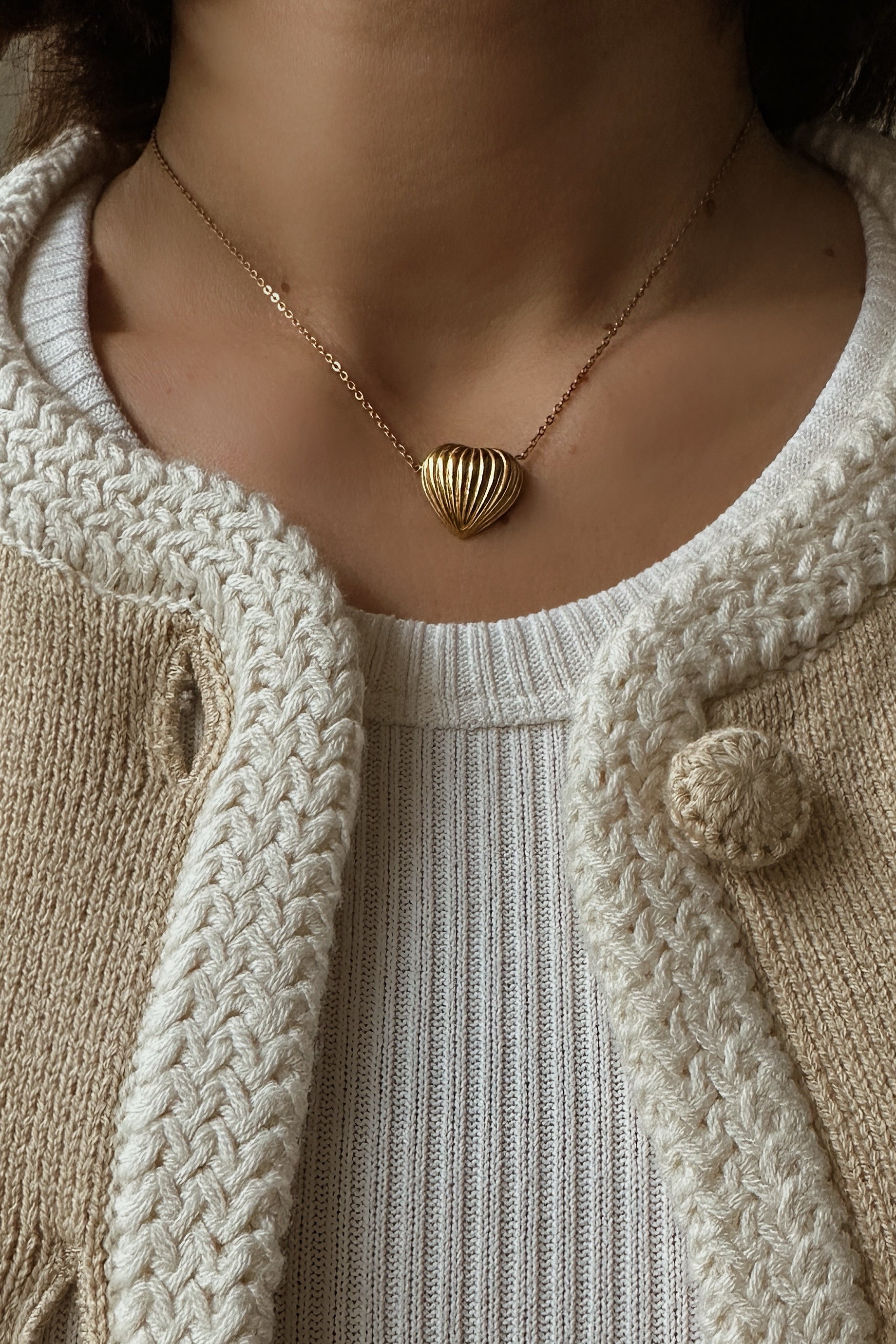 The Heart - Ribbed Pendant Necklace - Boutique Minimaliste has waterproof, durable, elegant and vintage inspired jewelry