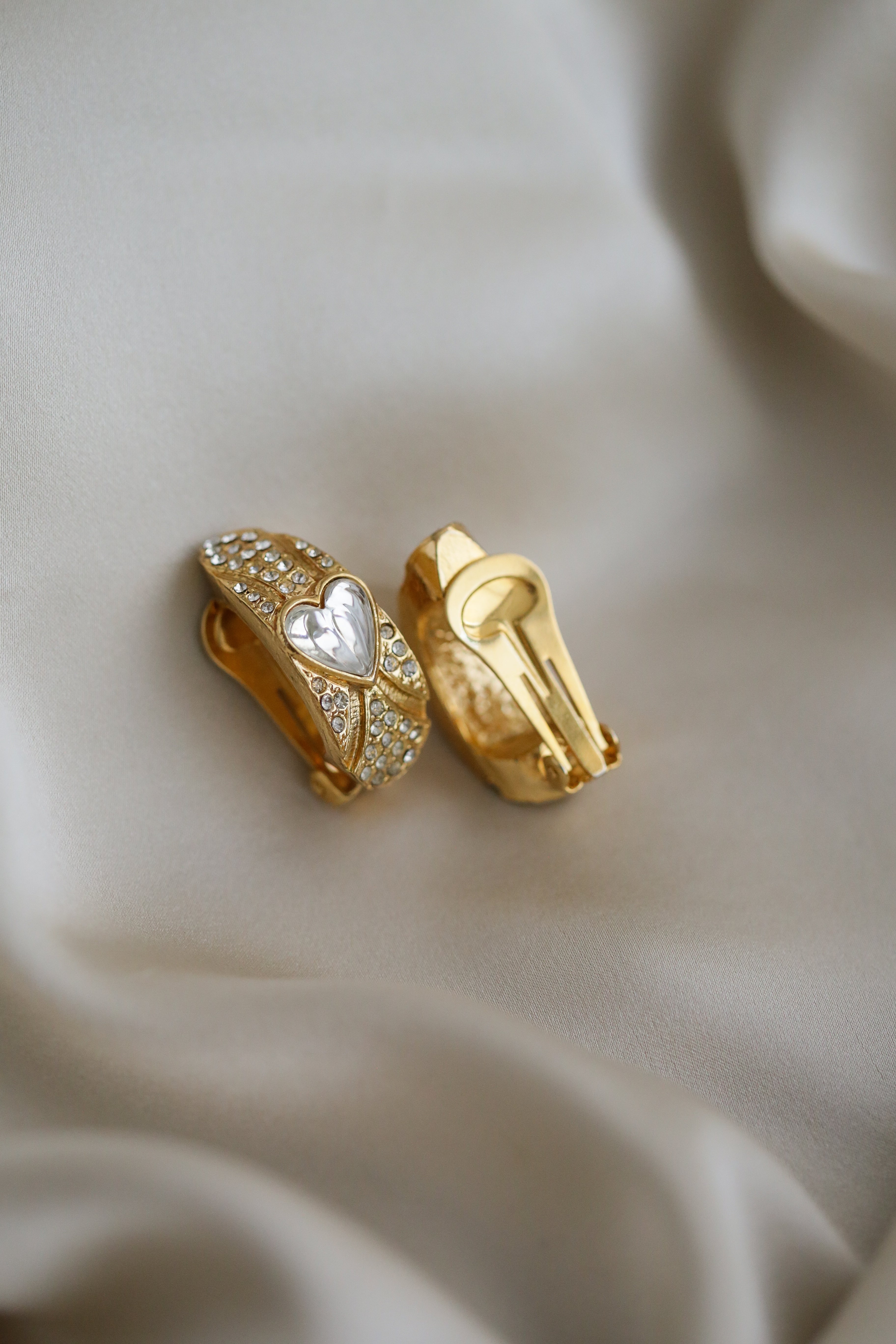 The Heart - Vintage Clip Earrings - Boutique Minimaliste has waterproof, durable, elegant and vintage inspired jewelry