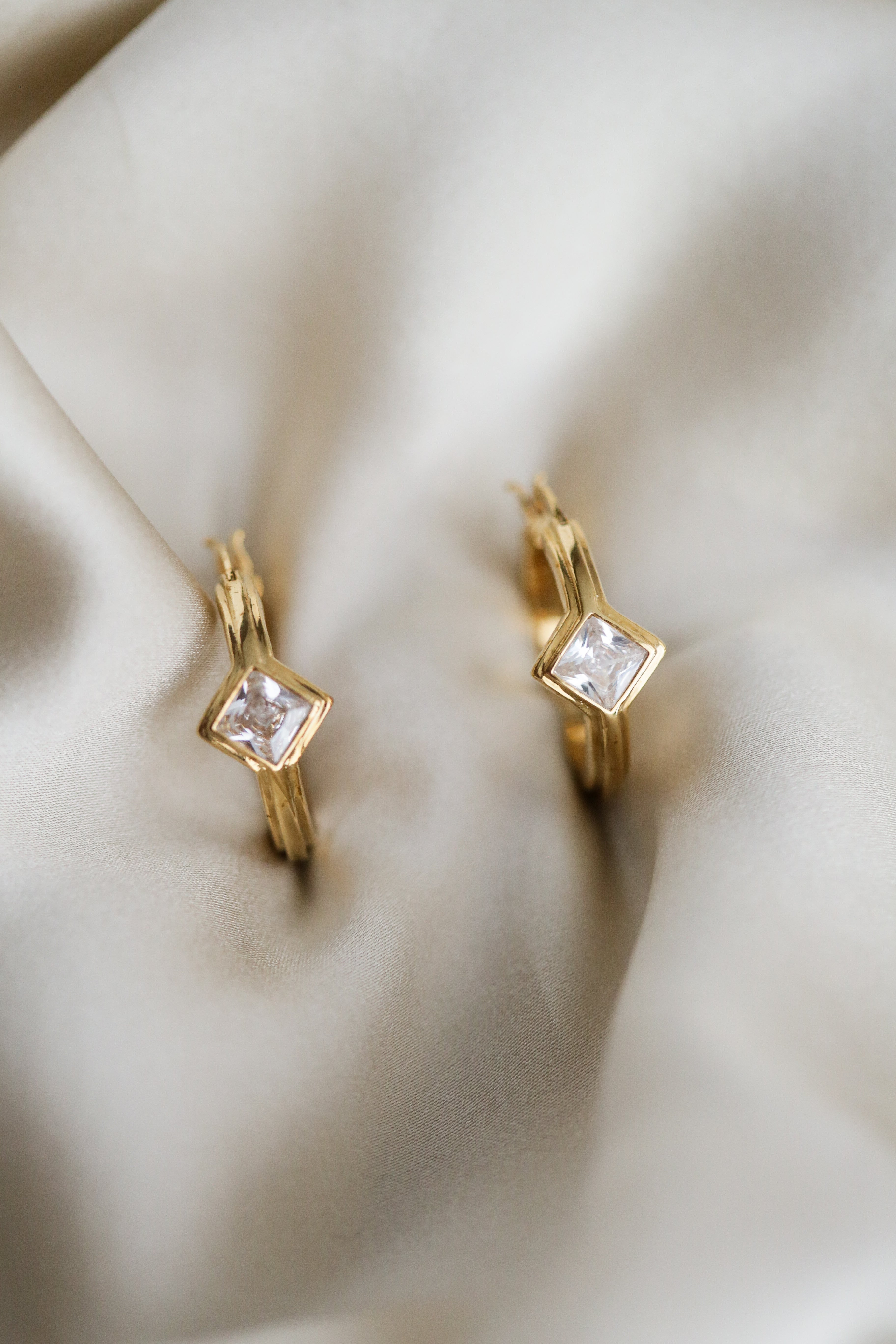 The Heart - Vintage Cubic Zirconia Hoops - Boutique Minimaliste has waterproof, durable, elegant and vintage inspired jewelry