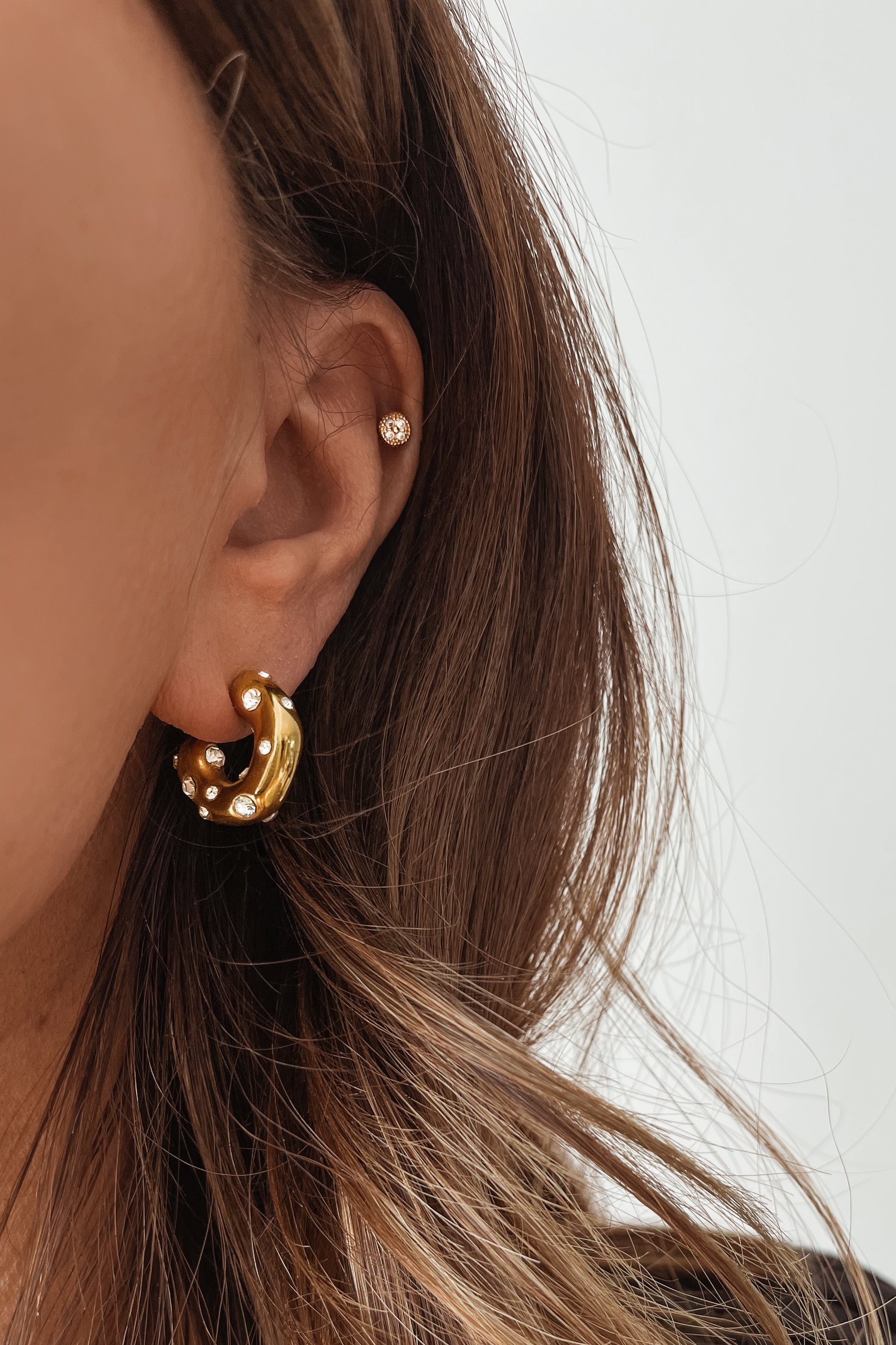 Thelma Hoops - Boutique Minimaliste has waterproof, durable, elegant and vintage inspired jewelry