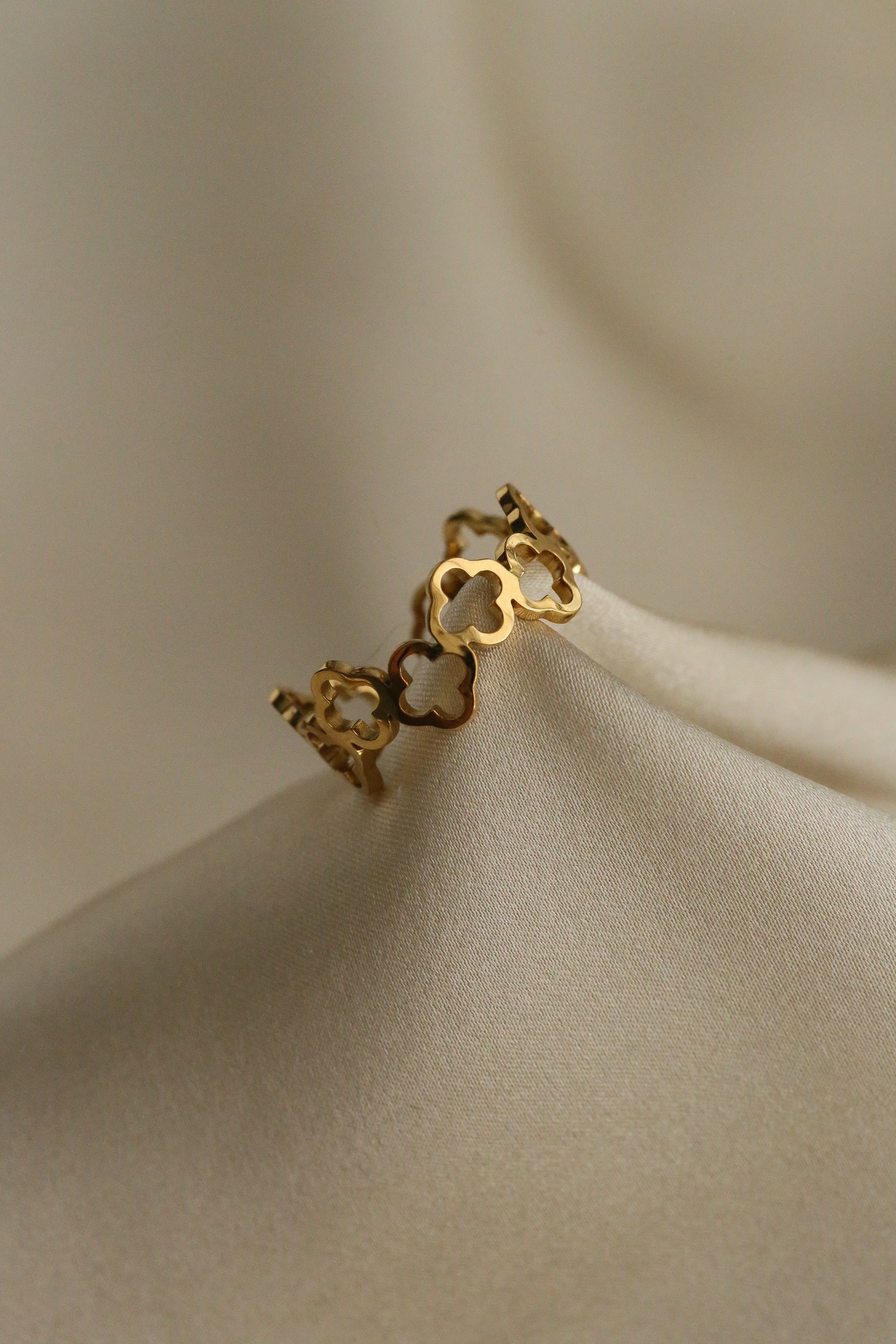 Tina Ring - Boutique Minimaliste has waterproof, durable, elegant and vintage inspired jewelry