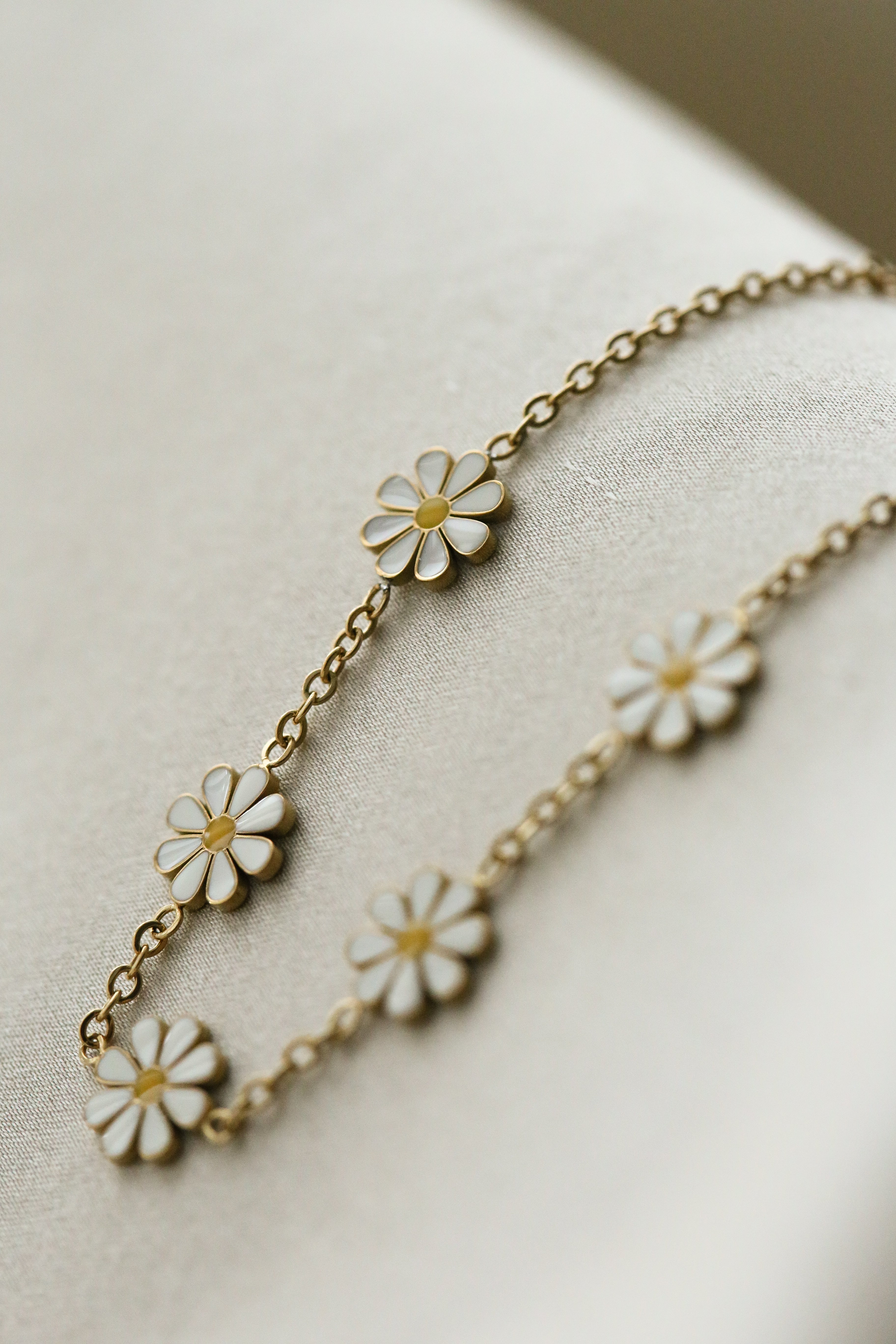 Valery (children) Necklace - Boutique Minimaliste has waterproof, durable, elegant and vintage inspired jewelry