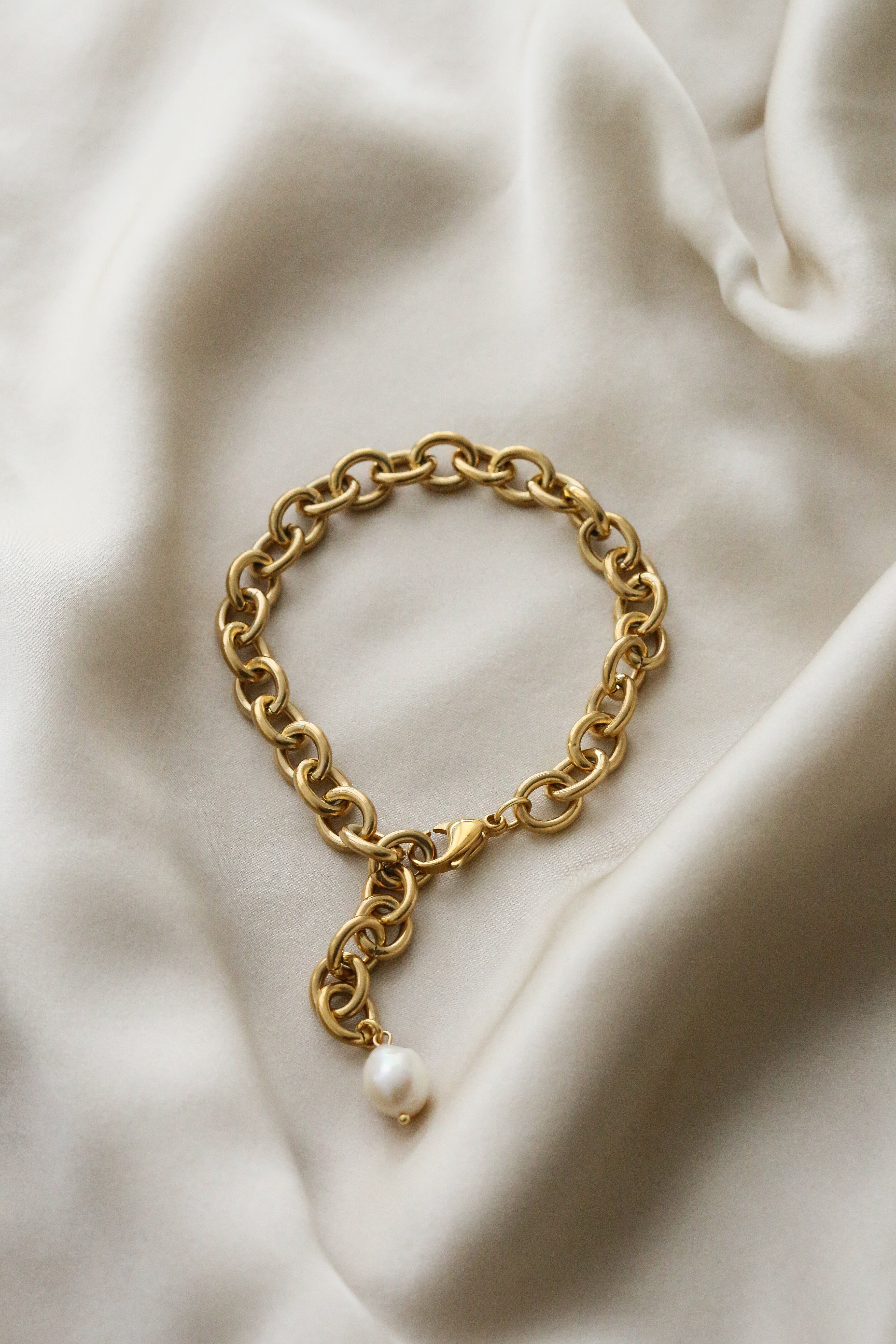 Vanessa Anklet - Boutique Minimaliste has waterproof, durable, elegant and vintage inspired jewelry