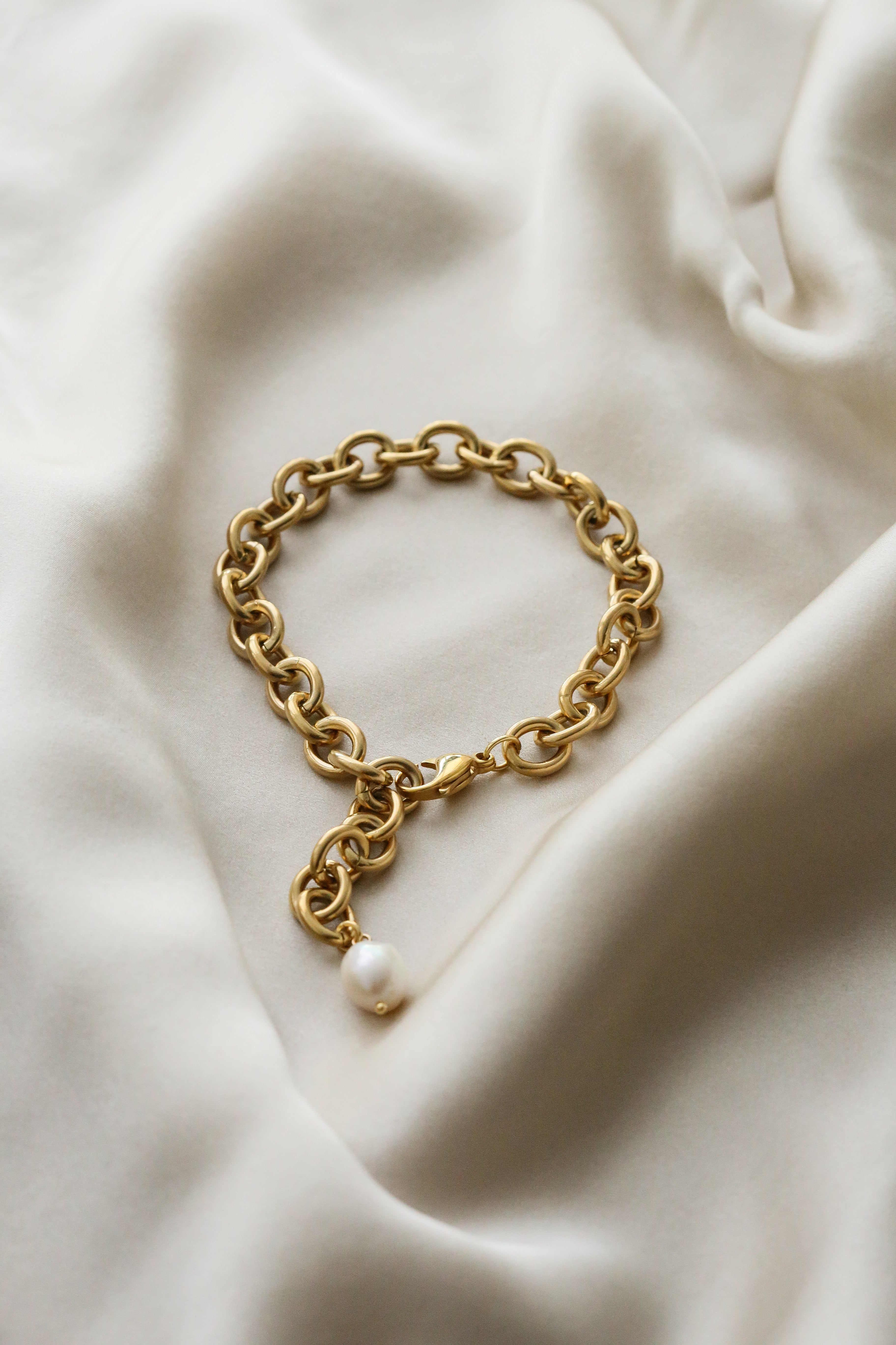 Vanessa Anklet - Boutique Minimaliste has waterproof, durable, elegant and vintage inspired jewelry