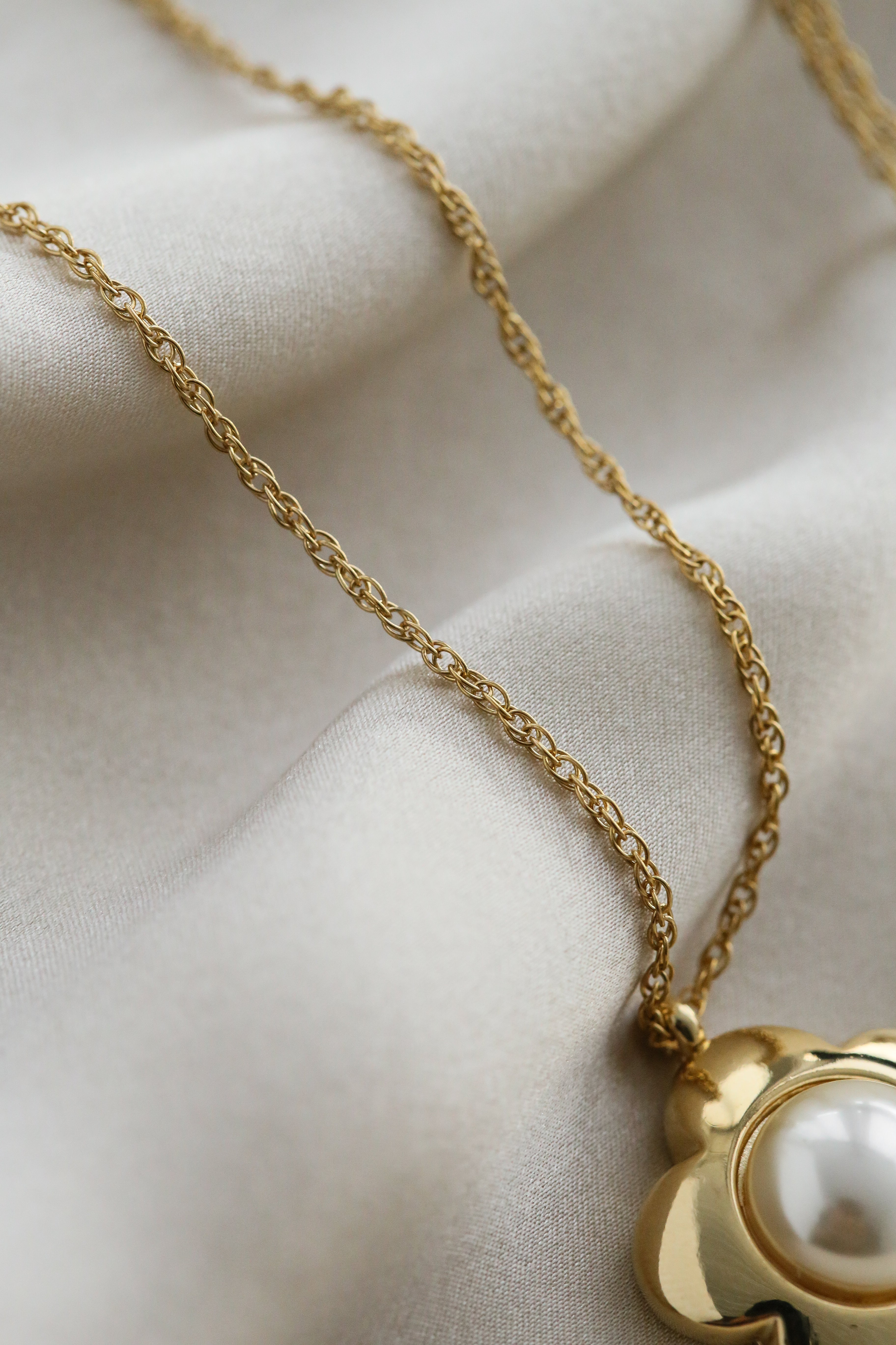 Venice (Vintage) Necklace - Boutique Minimaliste has waterproof, durable, elegant and vintage inspired jewelry