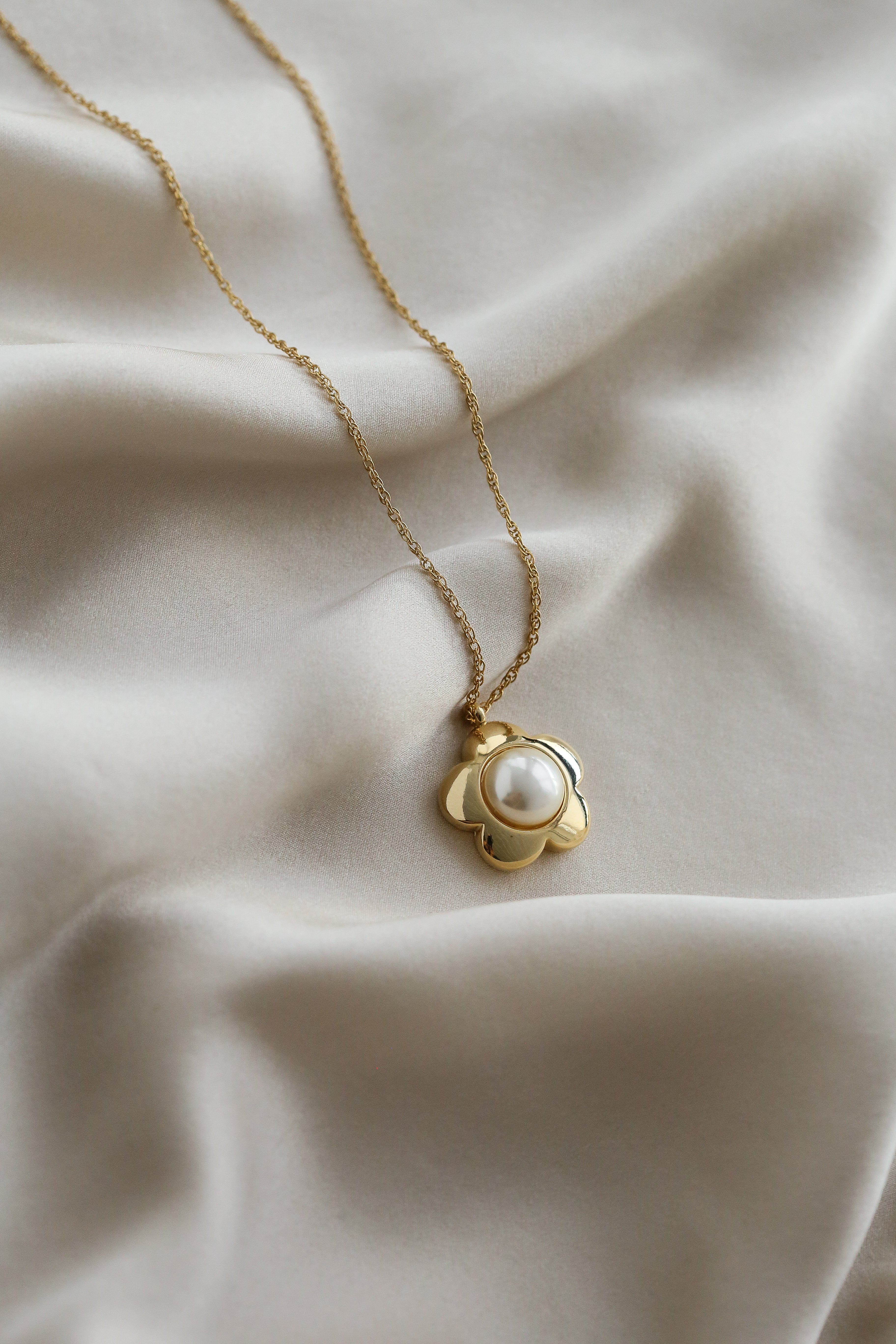 Venice (Vintage) Necklace - Boutique Minimaliste has waterproof, durable, elegant and vintage inspired jewelry