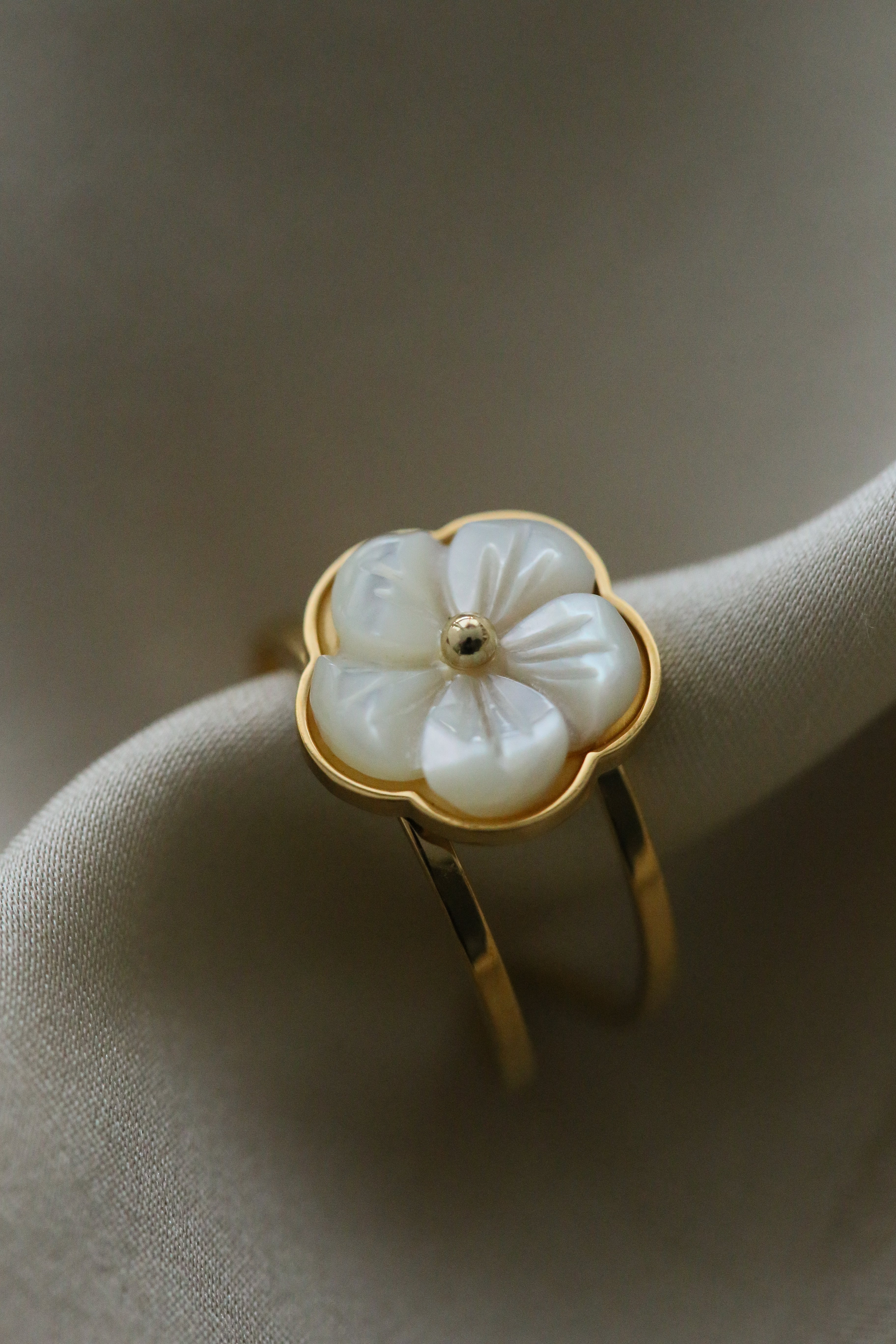 Venus Ring - Boutique Minimaliste has waterproof, durable, elegant and vintage inspired jewelry