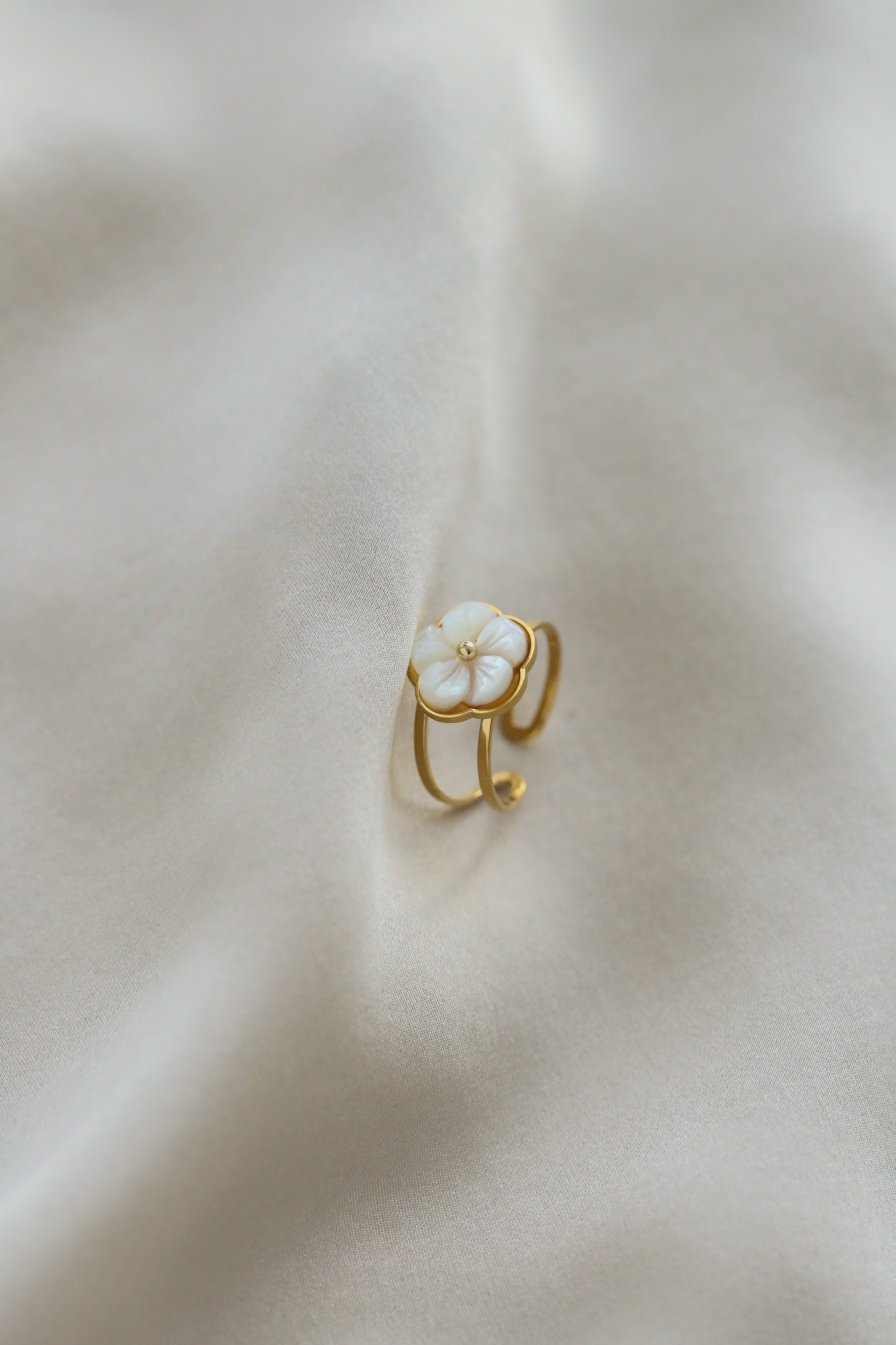 Venus Ring - Boutique Minimaliste has waterproof, durable, elegant and vintage inspired jewelry