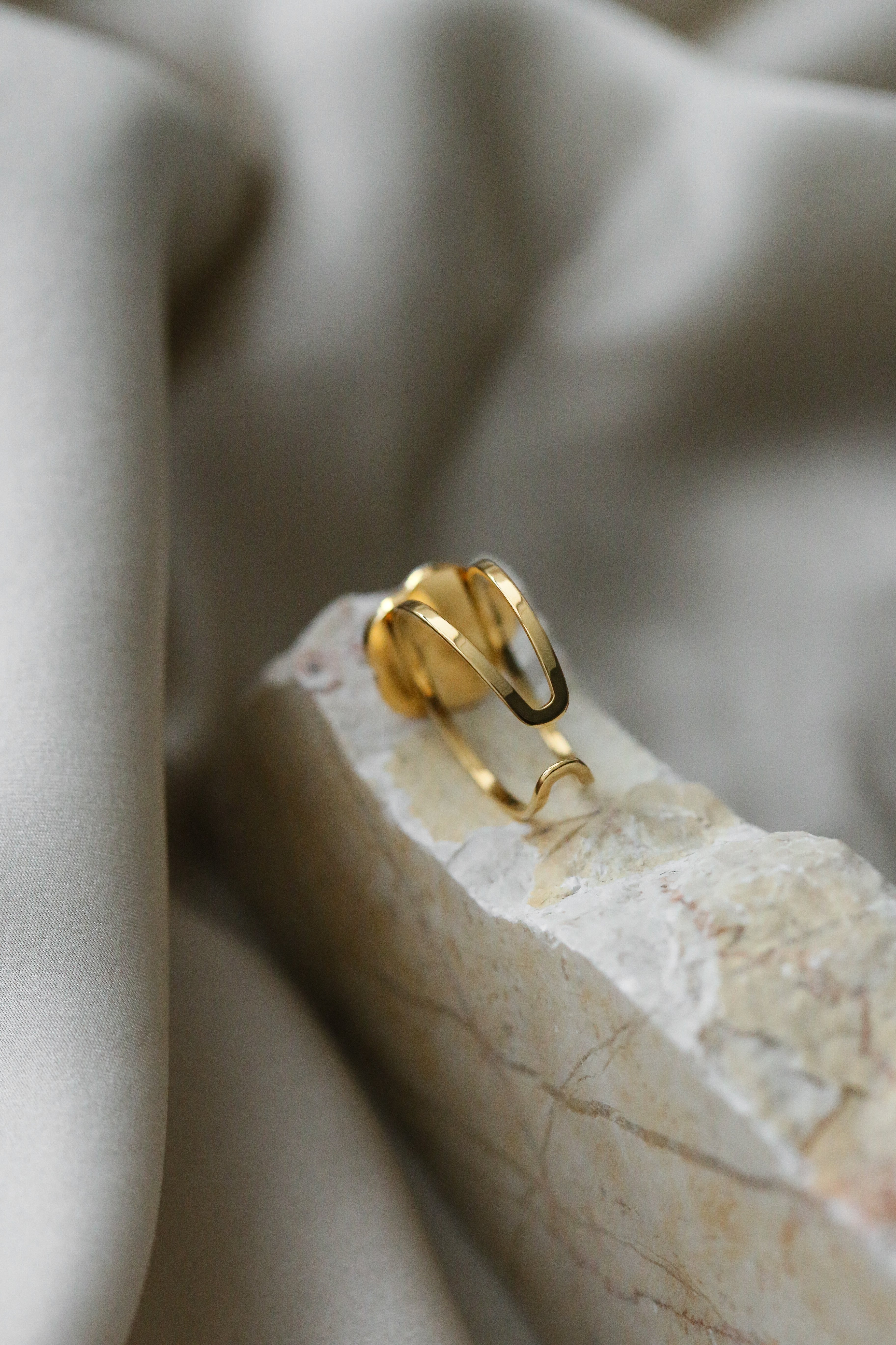 Venus Ring - Boutique Minimaliste has waterproof, durable, elegant and vintage inspired jewelry