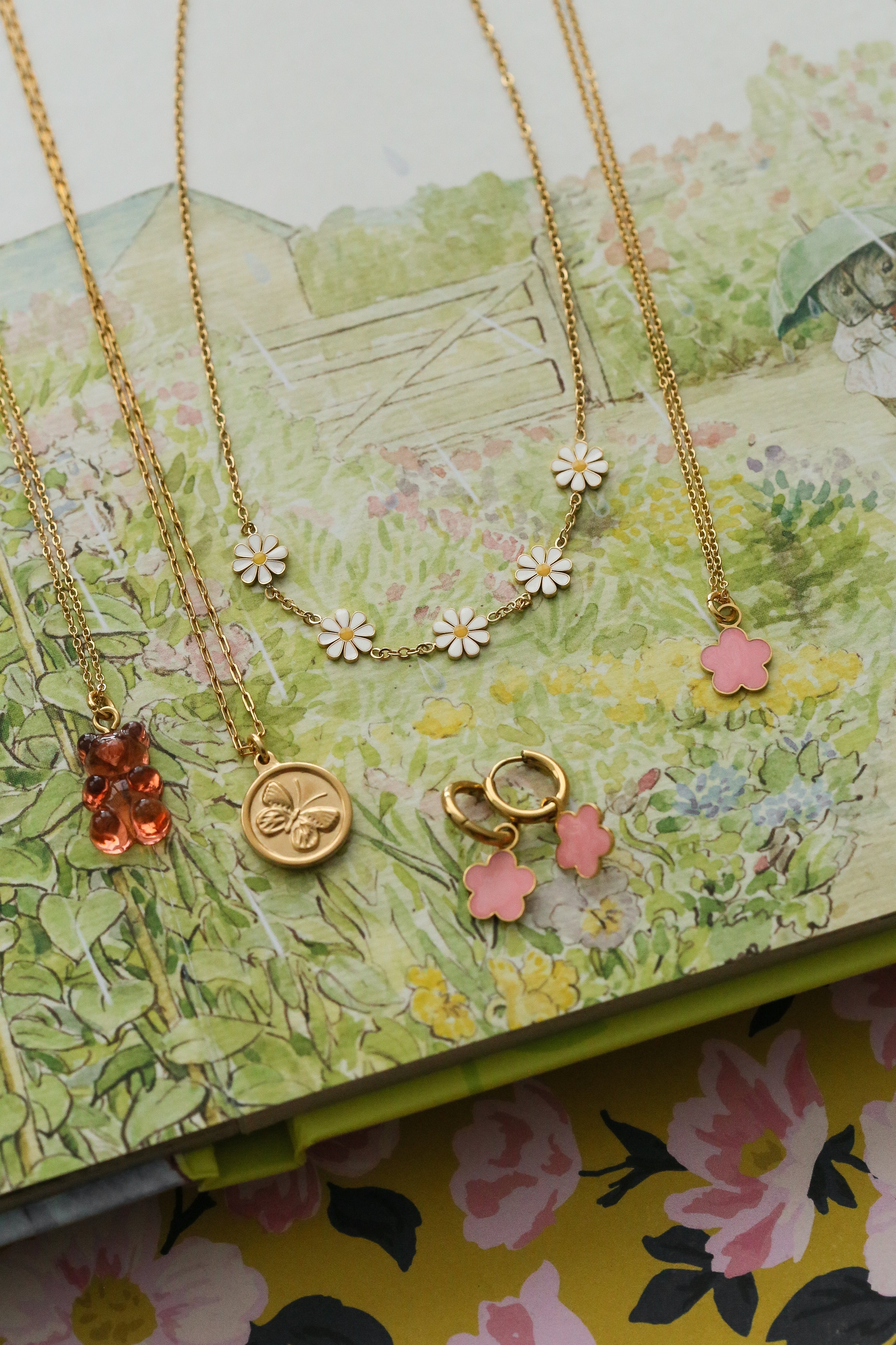 Verity (children) Necklace - Boutique Minimaliste has waterproof, durable, elegant and vintage inspired jewelry
