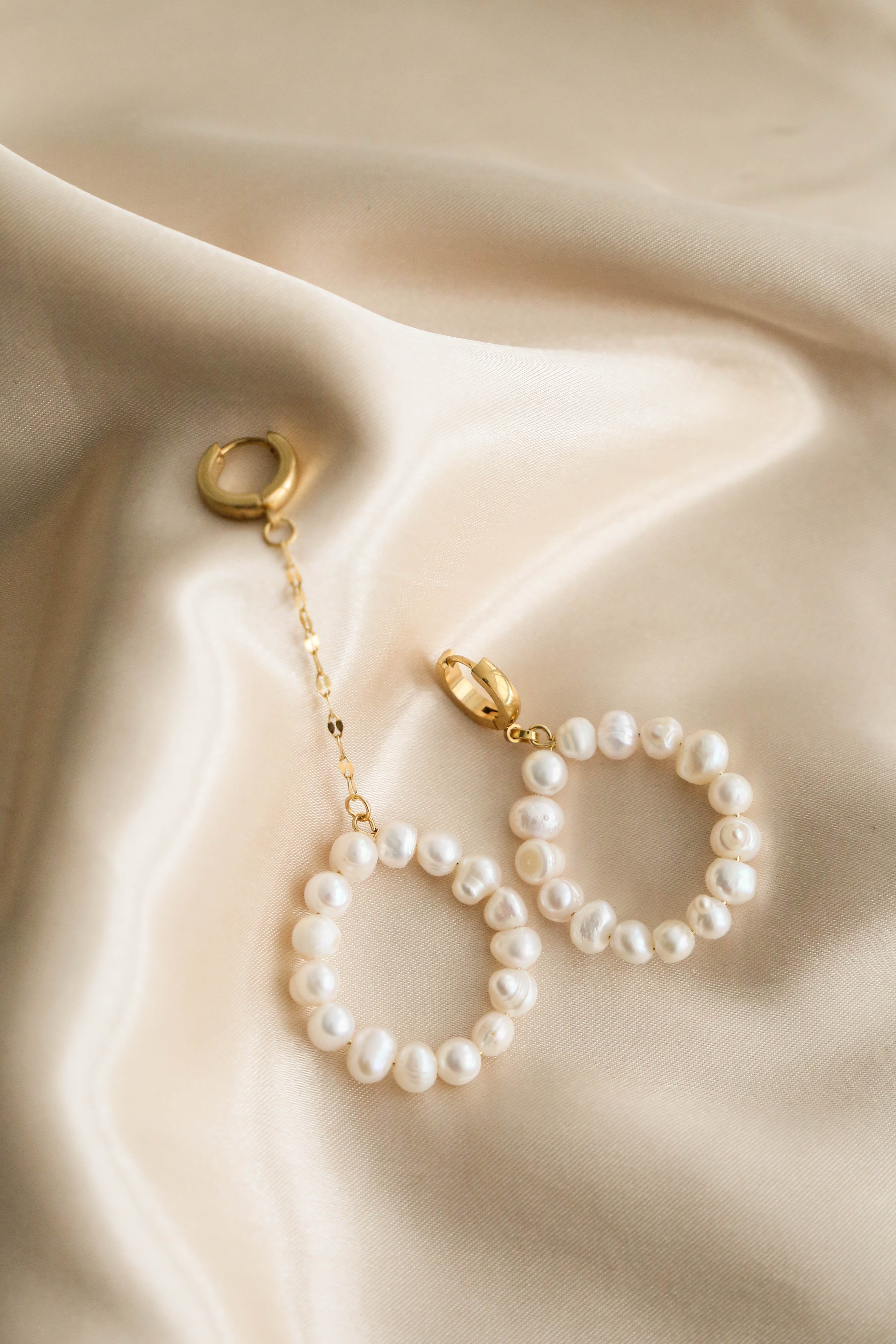 Verity Earrings - Boutique Minimaliste has waterproof, durable, elegant and vintage inspired jewelry