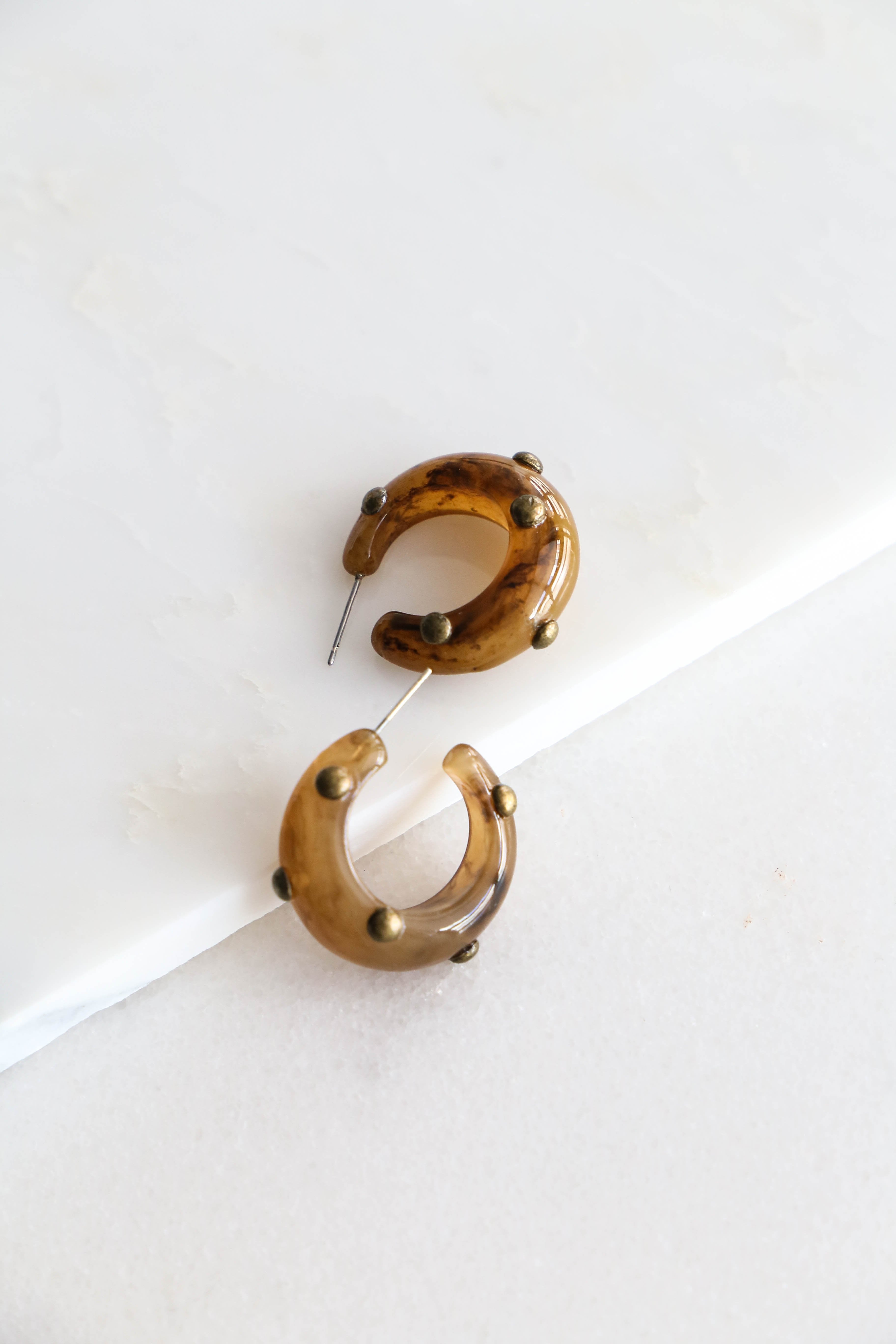 Vintage Lucite Hoop Earrings - Boutique Minimaliste has waterproof, durable, elegant and vintage inspired jewelry