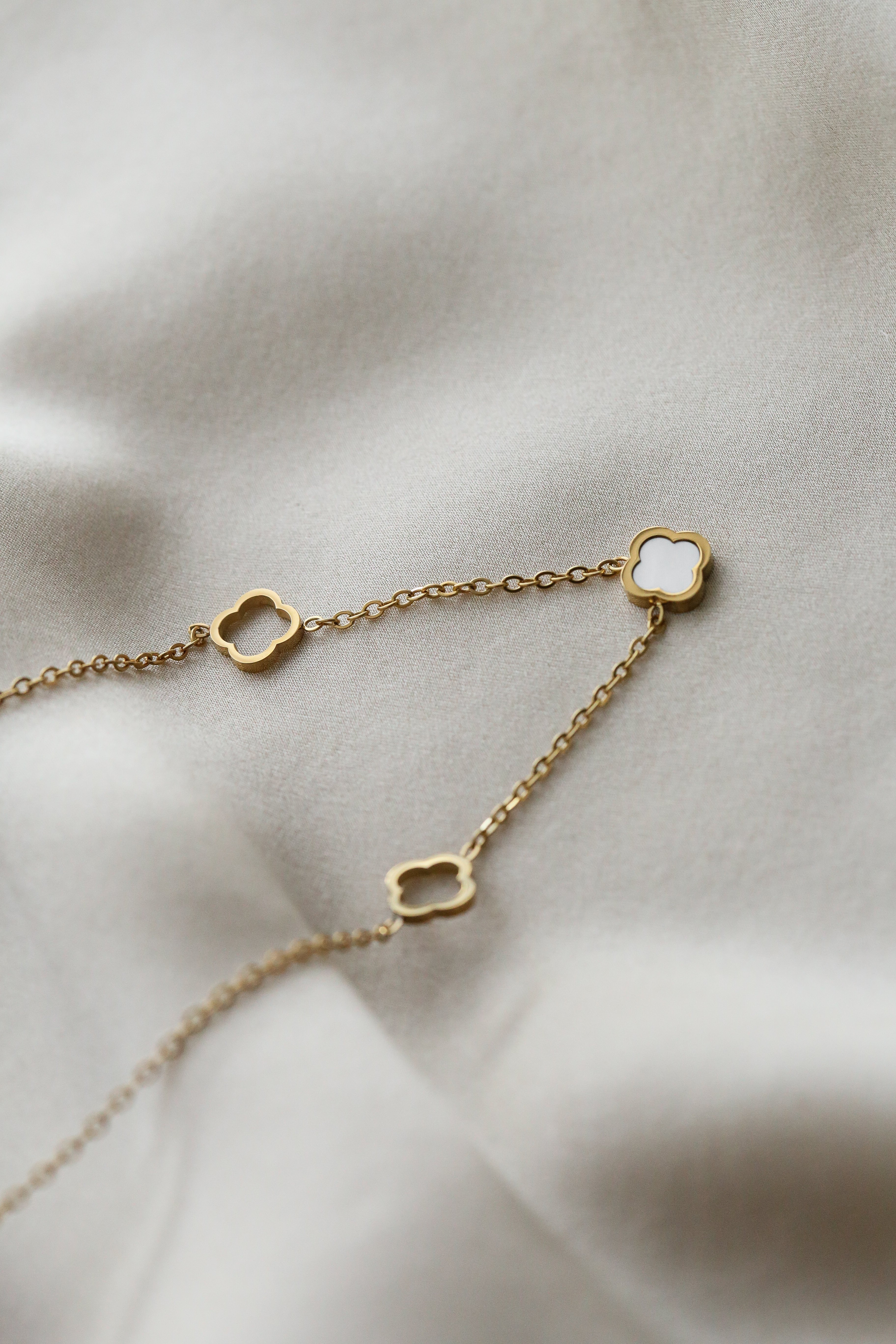 Viola Necklace - Boutique Minimaliste has waterproof, durable, elegant and vintage inspired jewelry