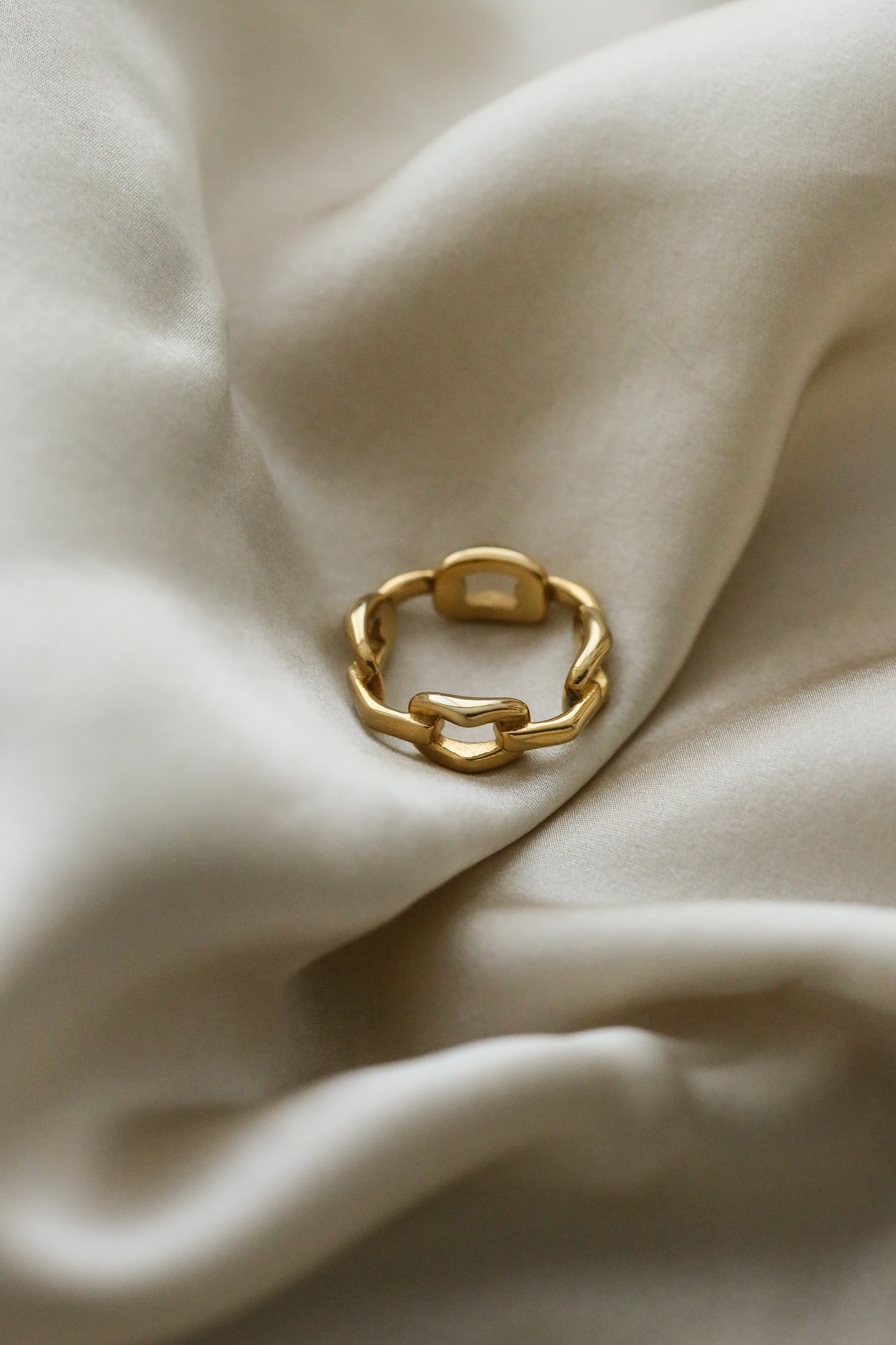 Vittoria Ring - Boutique Minimaliste has waterproof, durable, elegant and vintage inspired jewelry