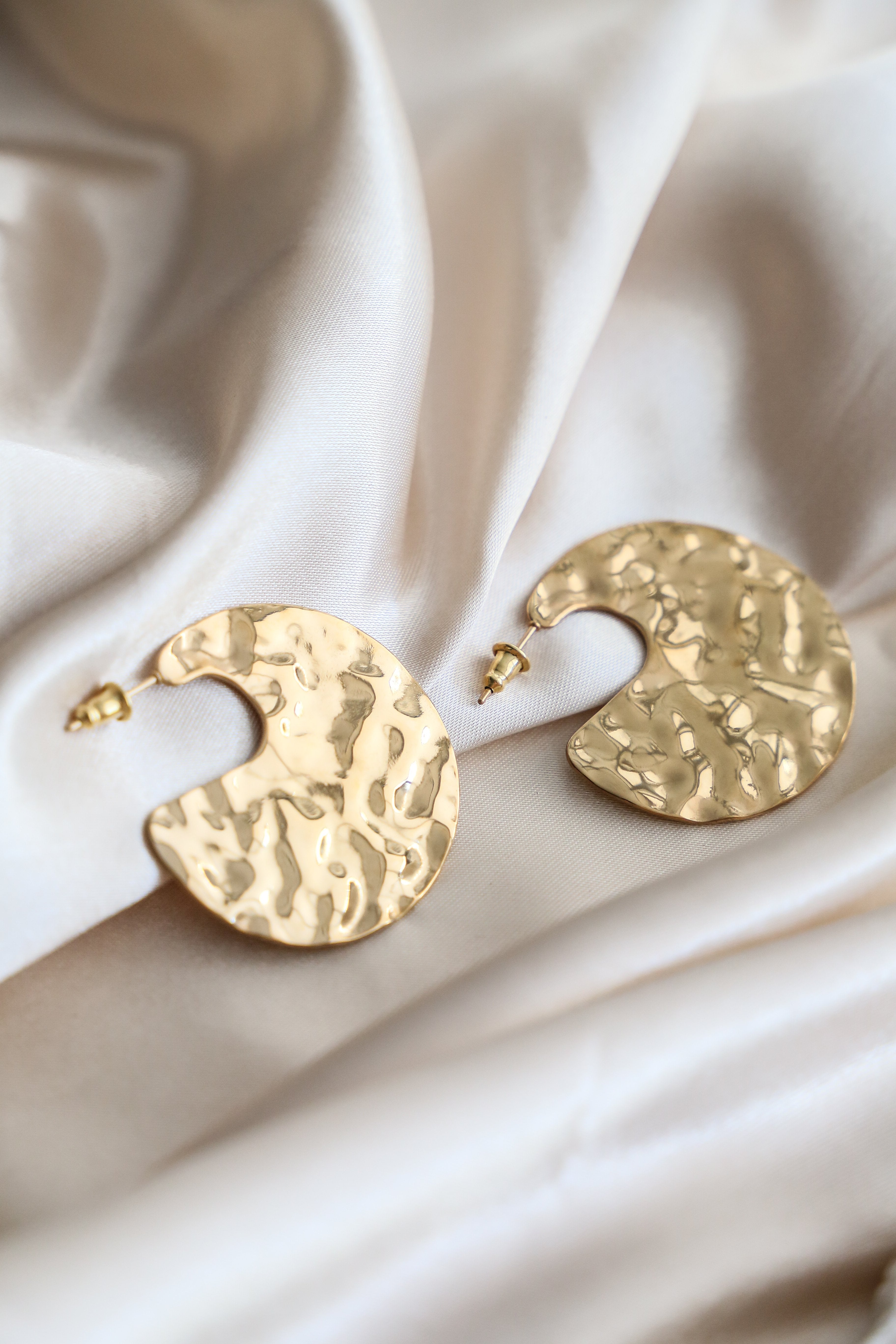 Alexandra Earrings - Boutique Minimaliste has waterproof, durable, elegant and vintage inspired jewelry