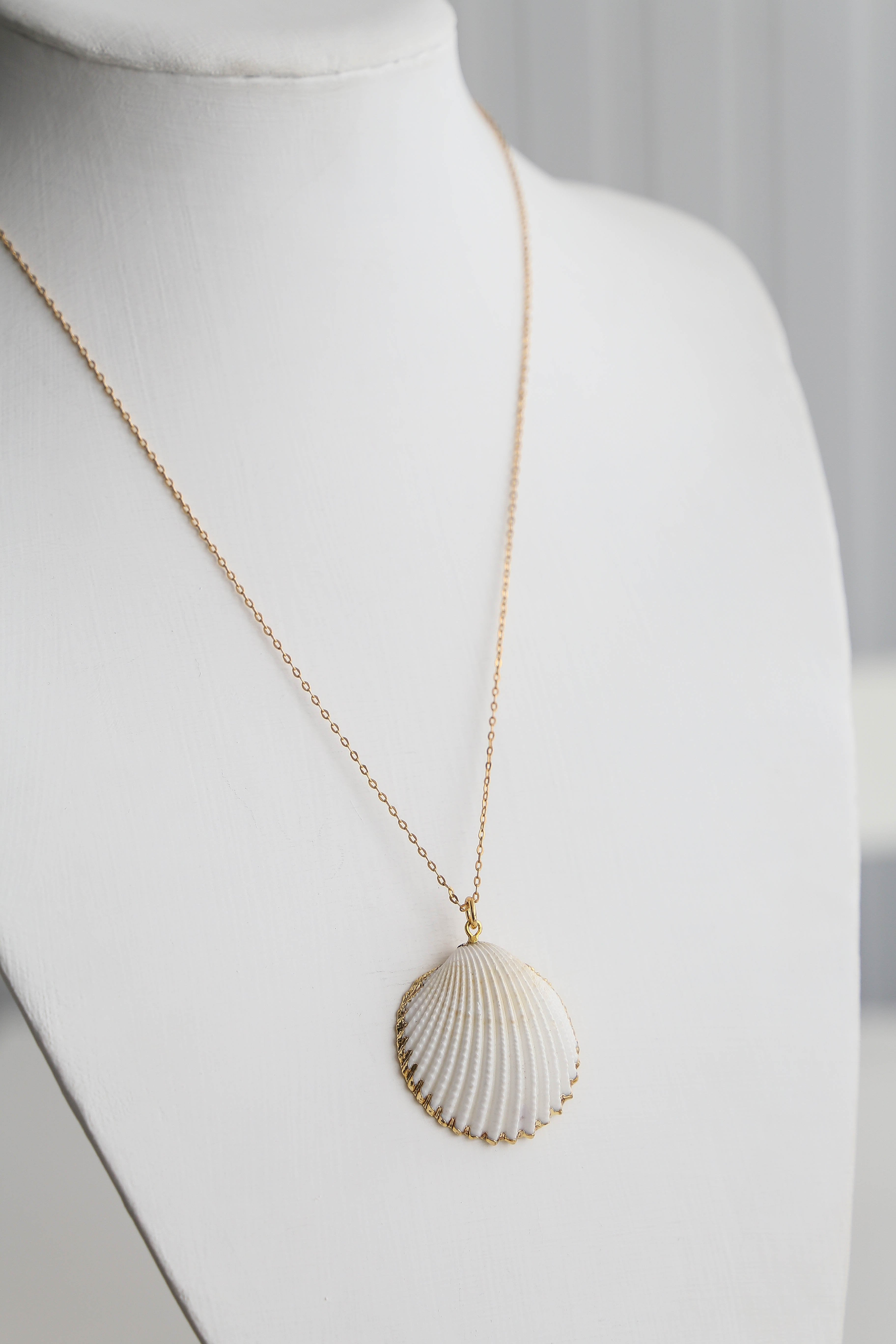 White & Gold Shell Necklace - has waterproof, durable, elegant and vintage inspired jewelry