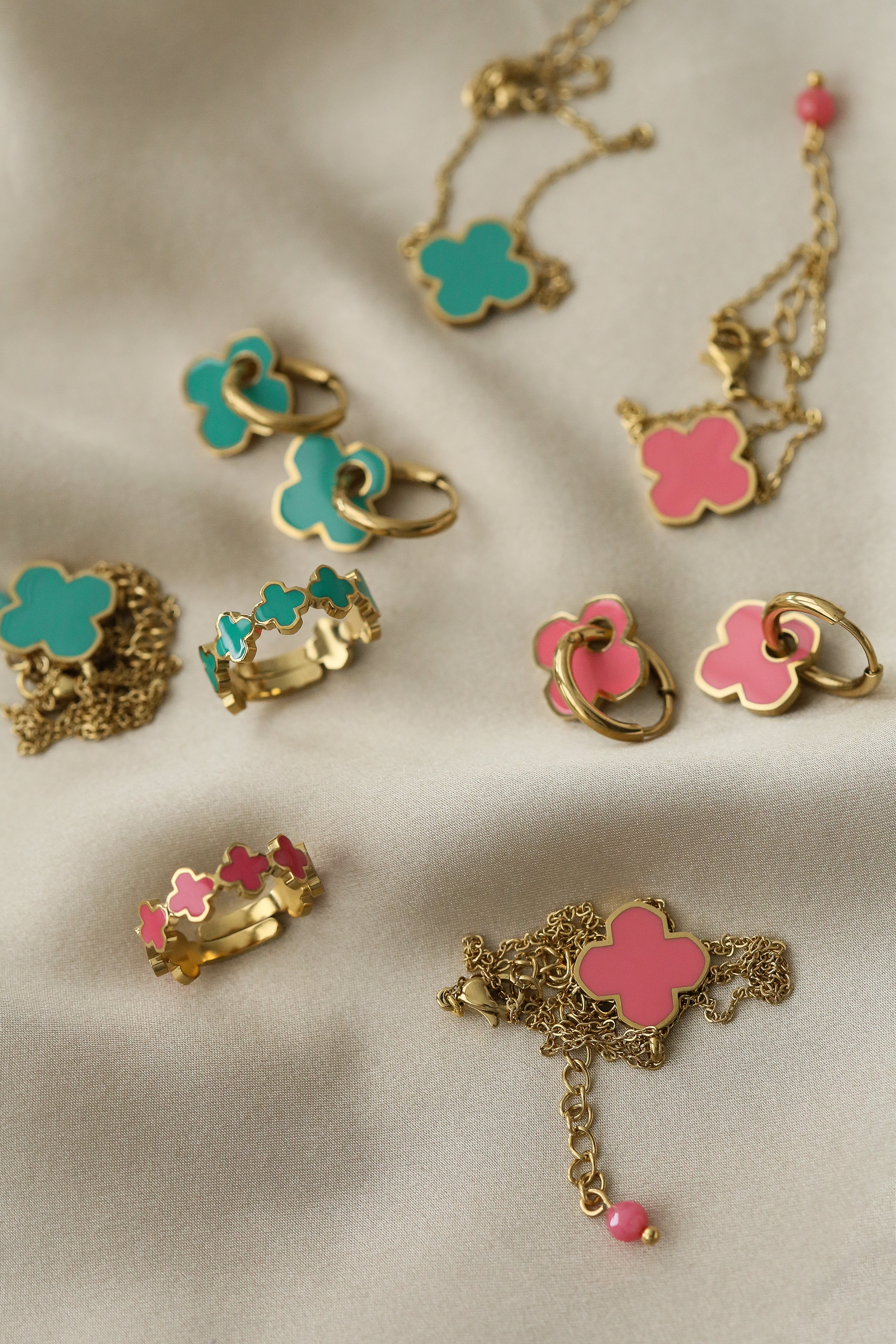 Whitney Ring - Boutique Minimaliste has waterproof, durable, elegant and vintage inspired jewelry