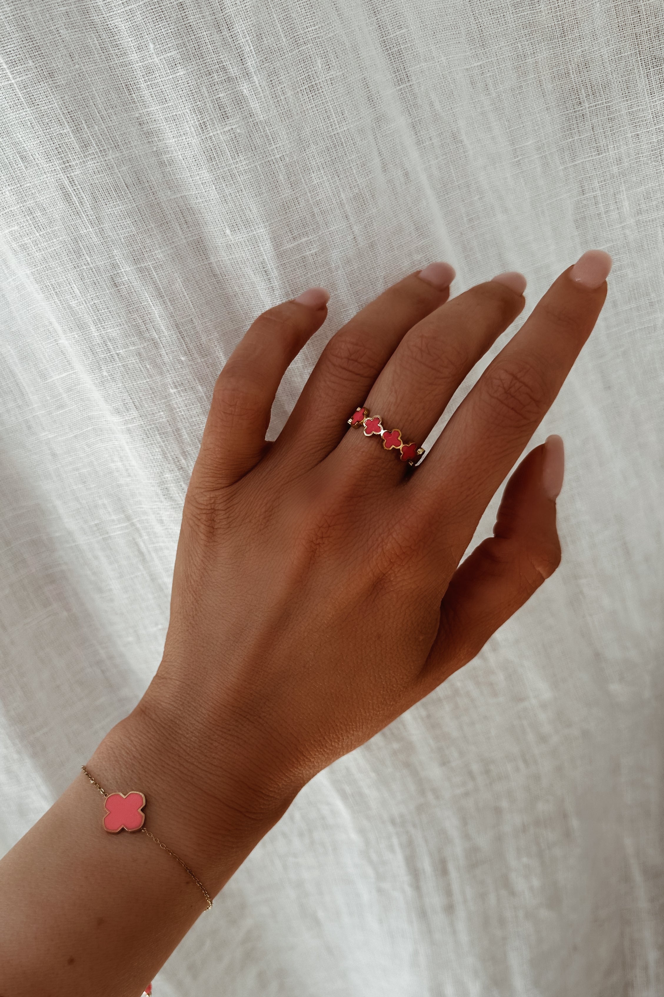 Whitney Ring - Boutique Minimaliste has waterproof, durable, elegant and vintage inspired jewelry