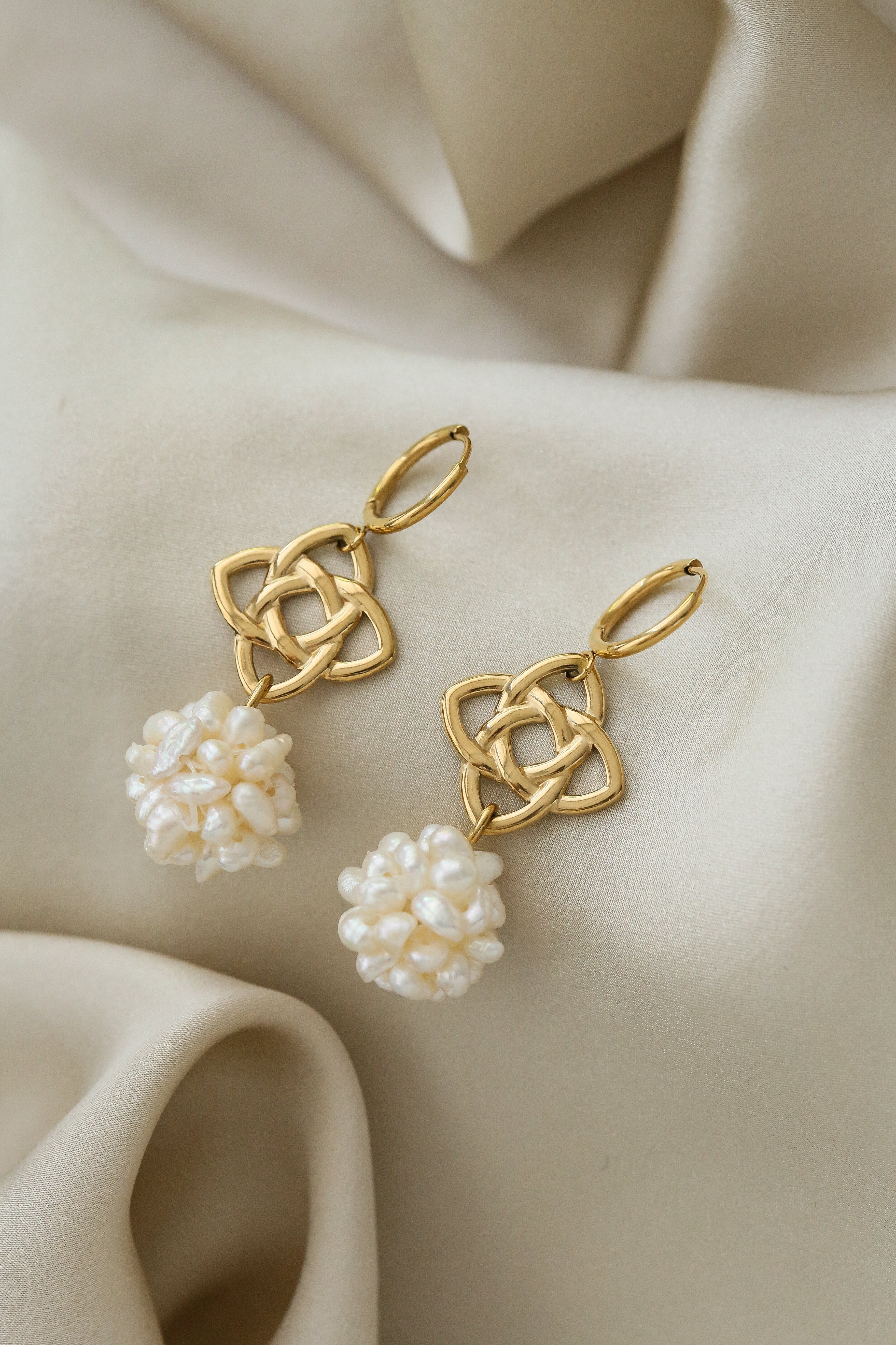 Willow Earrings - Boutique Minimaliste has waterproof, durable, elegant and vintage inspired jewelry