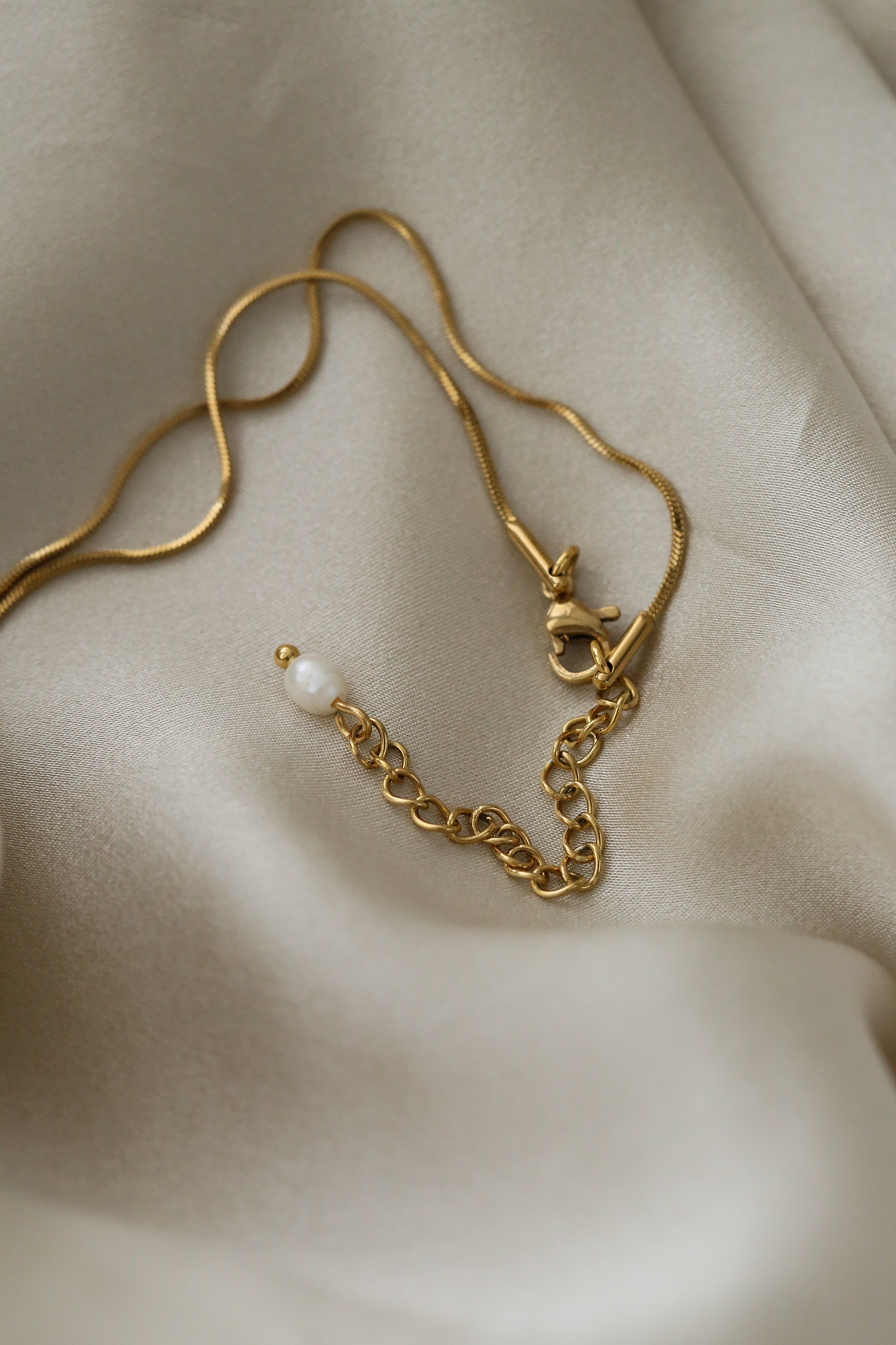 Willow Necklace - Boutique Minimaliste has waterproof, durable, elegant and vintage inspired jewelry