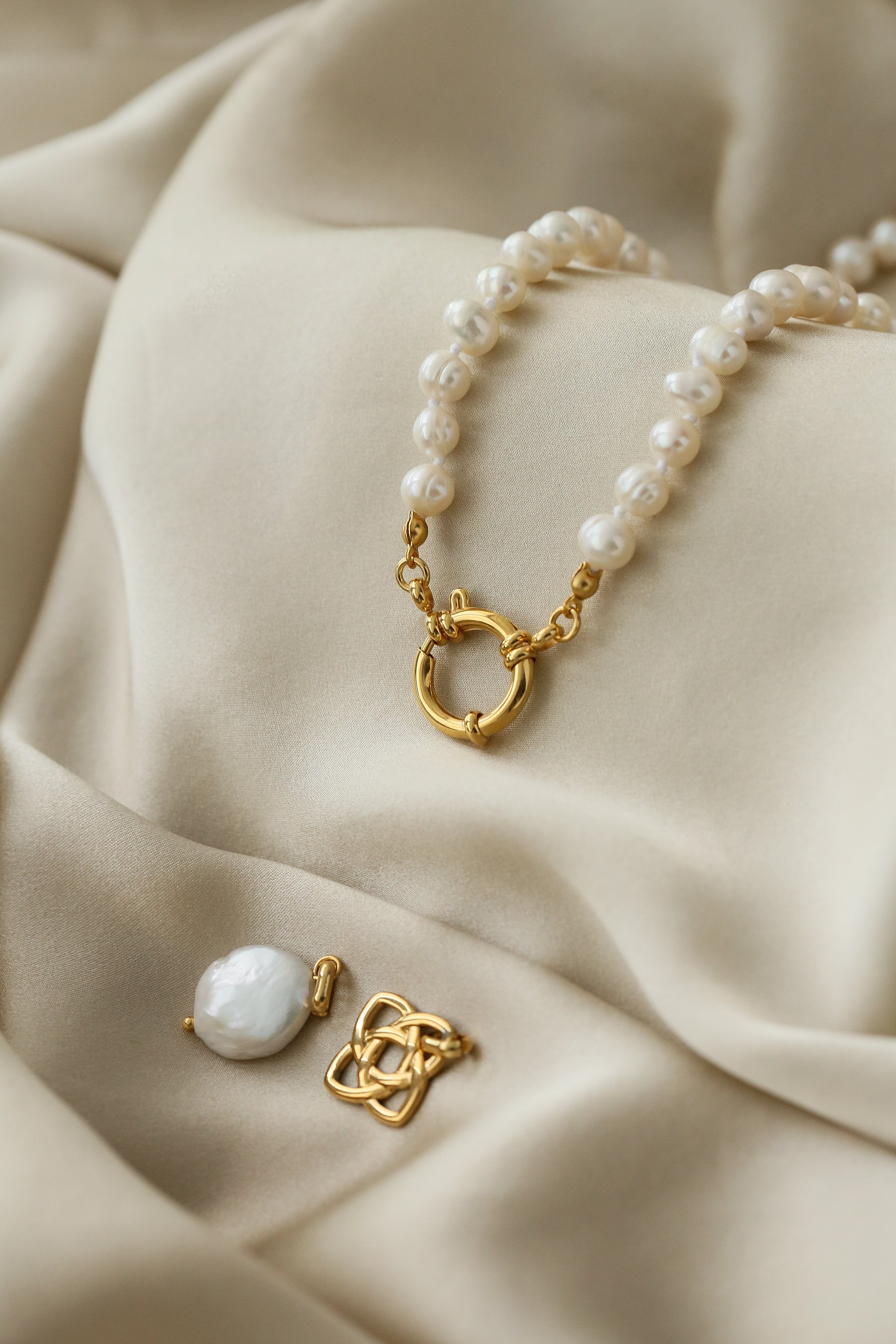 Winona Necklace - Boutique Minimaliste has waterproof, durable, elegant and vintage inspired jewelry